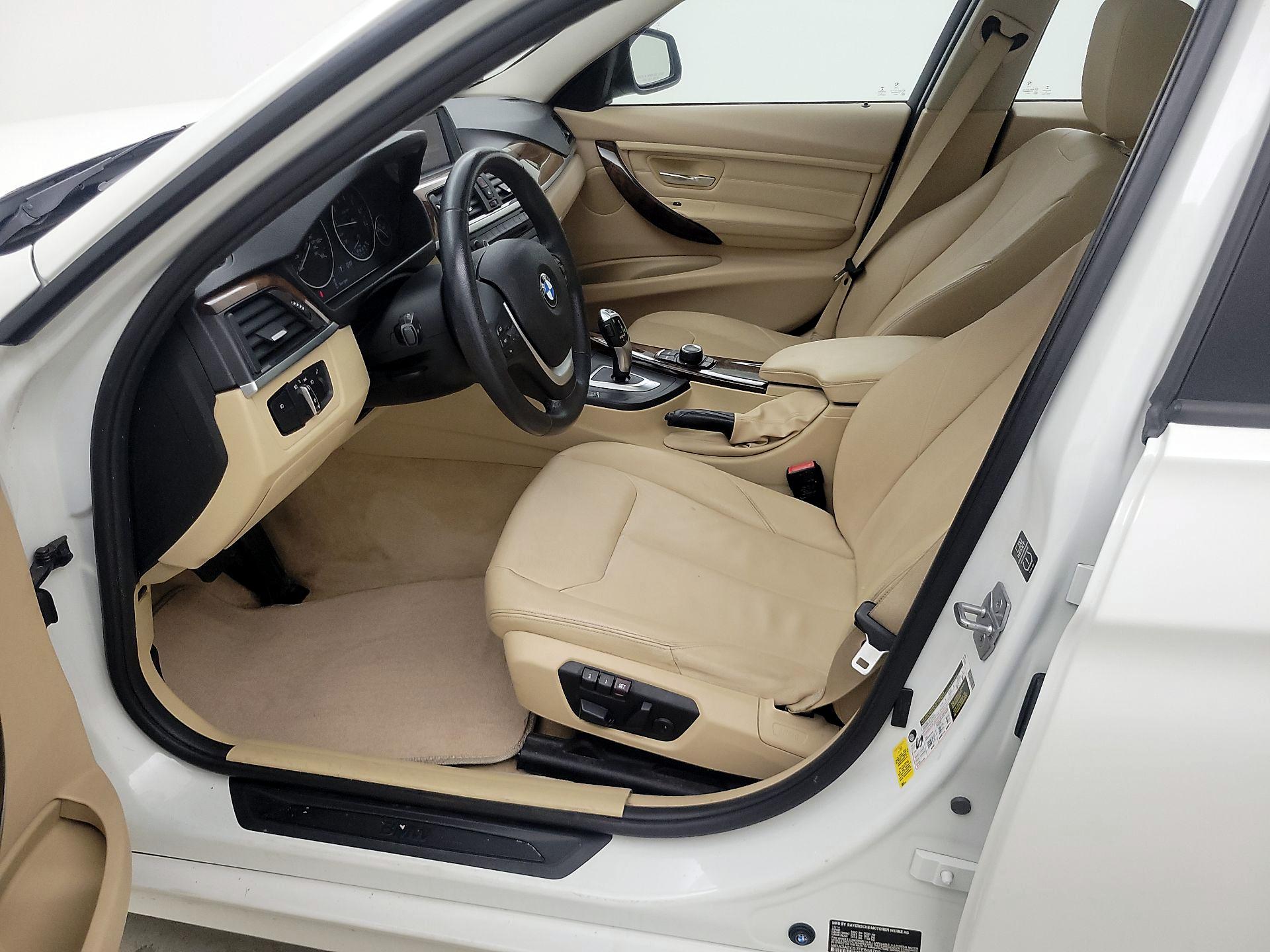 Thumbnail: 2015 BMW 3 Series - 11