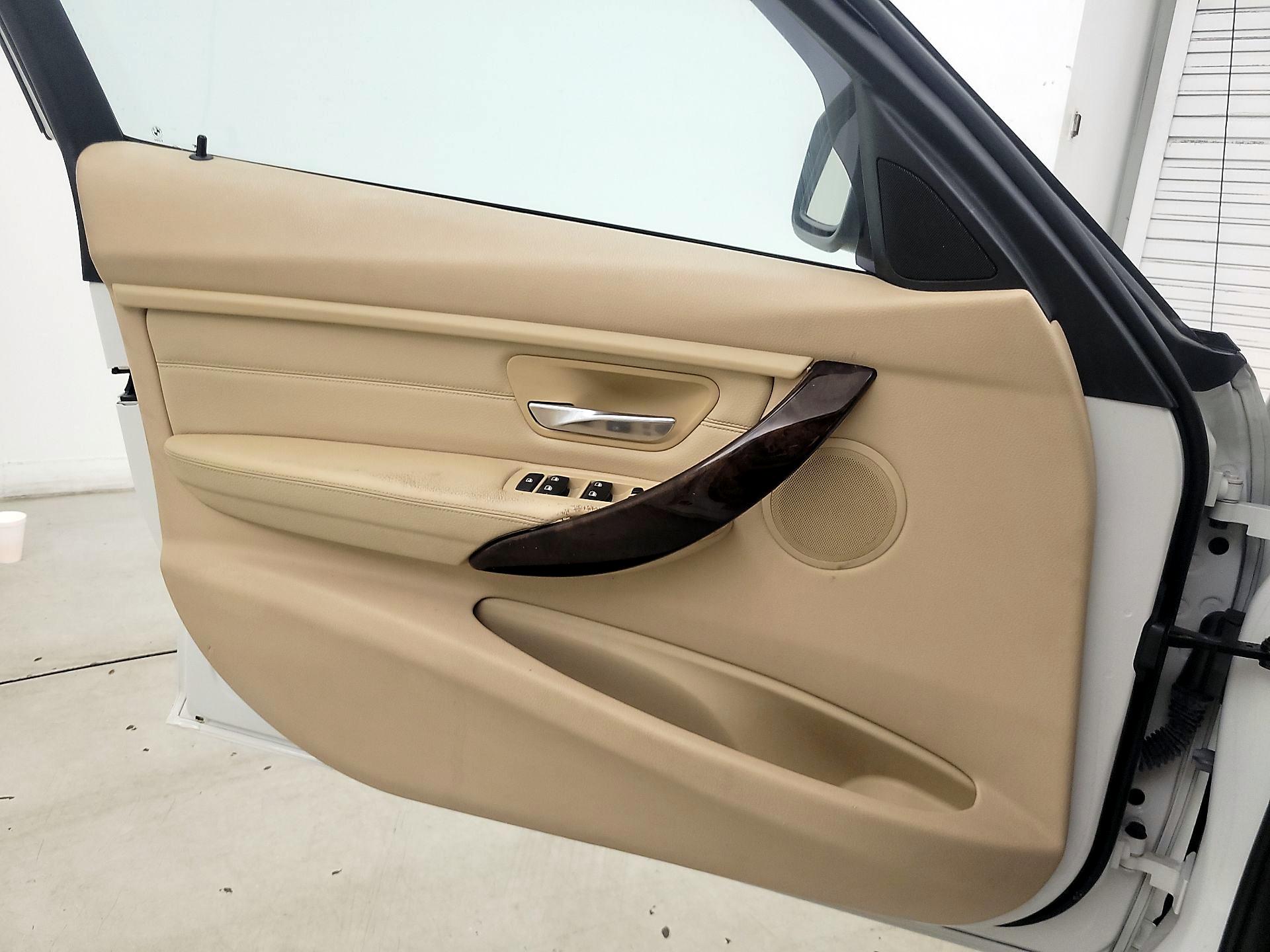 Thumbnail: 2015 BMW 3 Series - 12