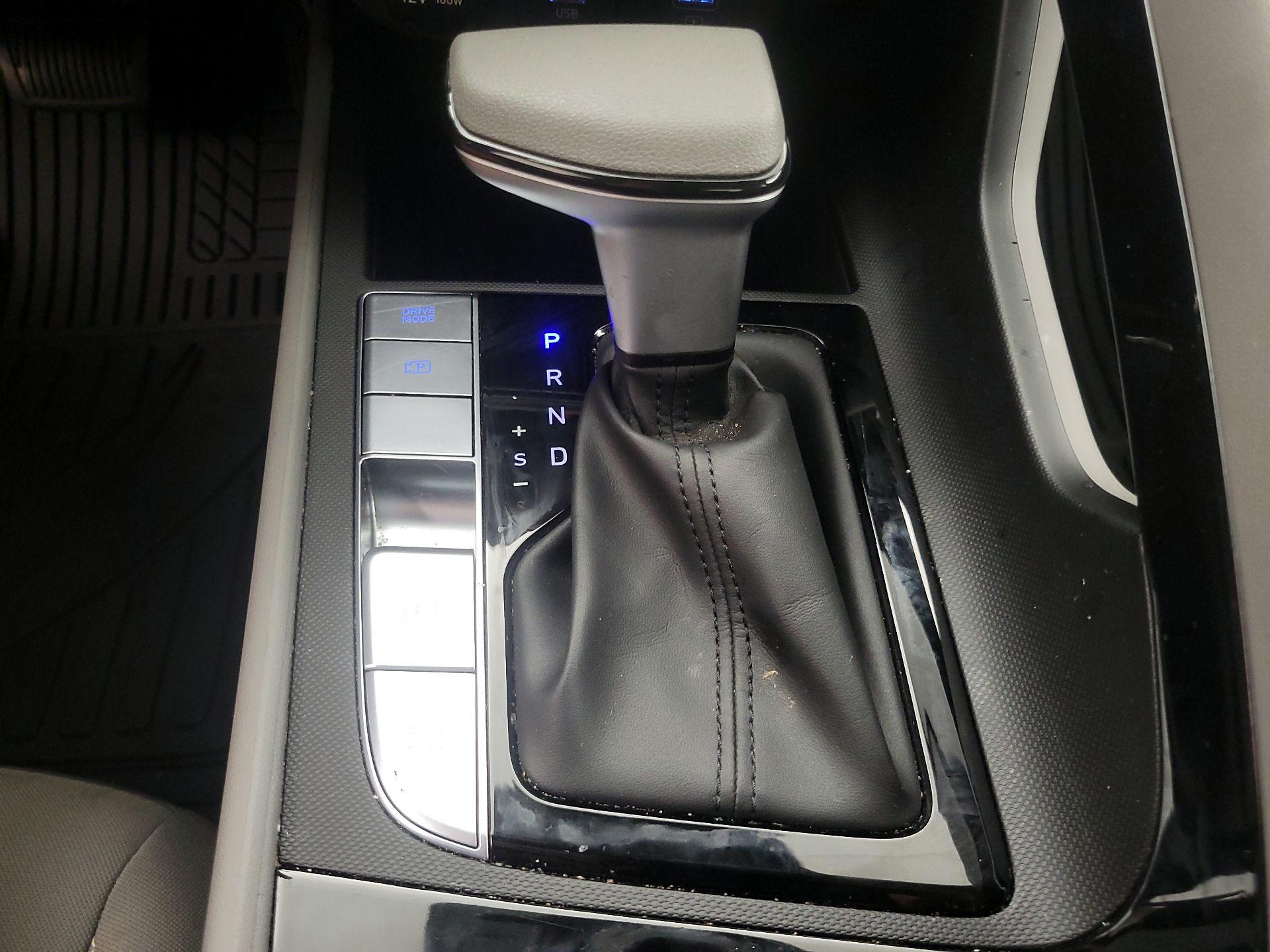 Thumbnail: 2023 Hyundai Elantra - 17