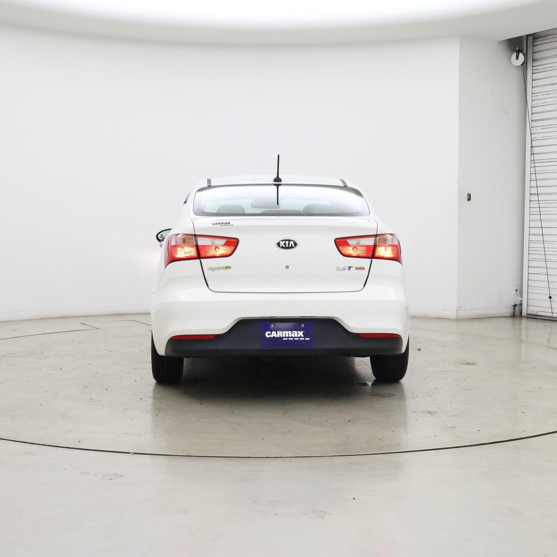Thumbnail: 2016 Kia Rio - 6