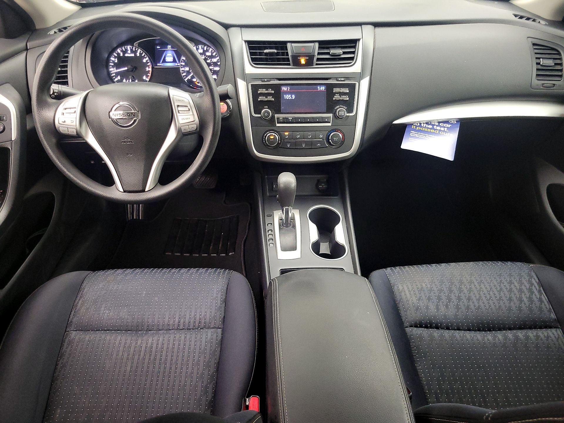 Thumbnail: 2017 Nissan Altima - 9