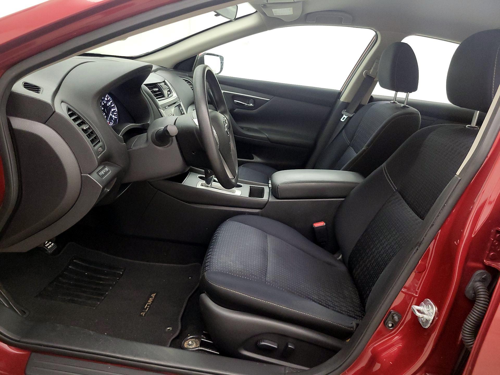 Thumbnail: 2017 Nissan Altima - 11