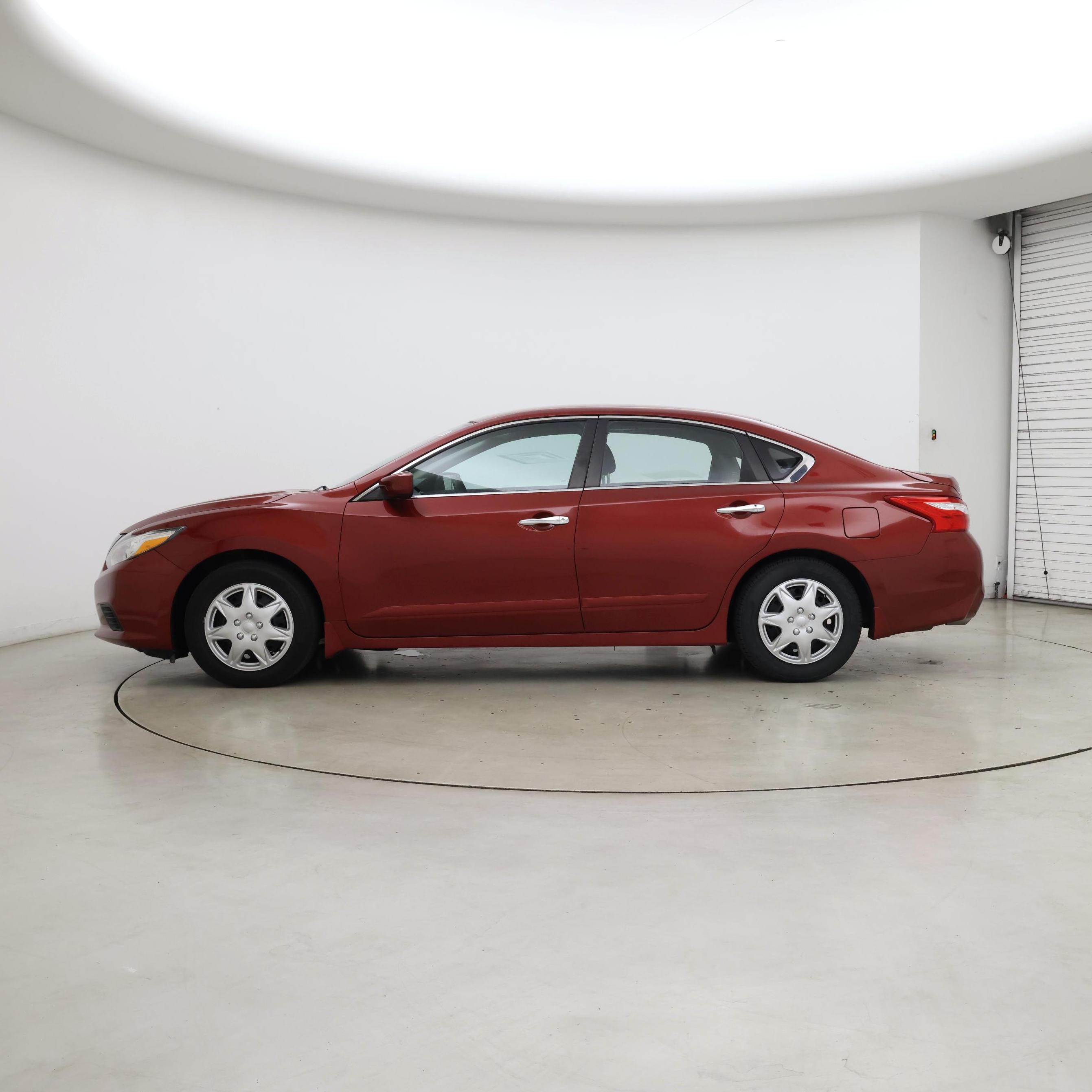 Thumbnail: 2017 Nissan Altima - 3