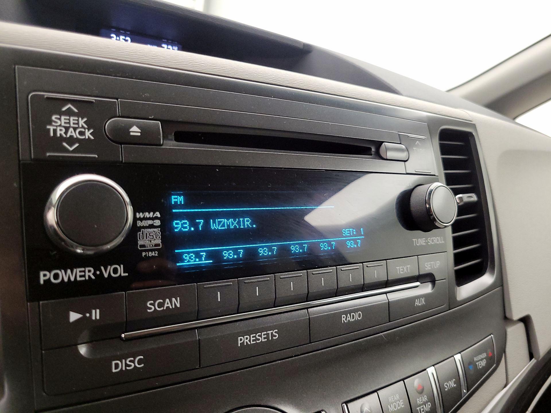 Thumbnail: 2014 Toyota Sienna - 15