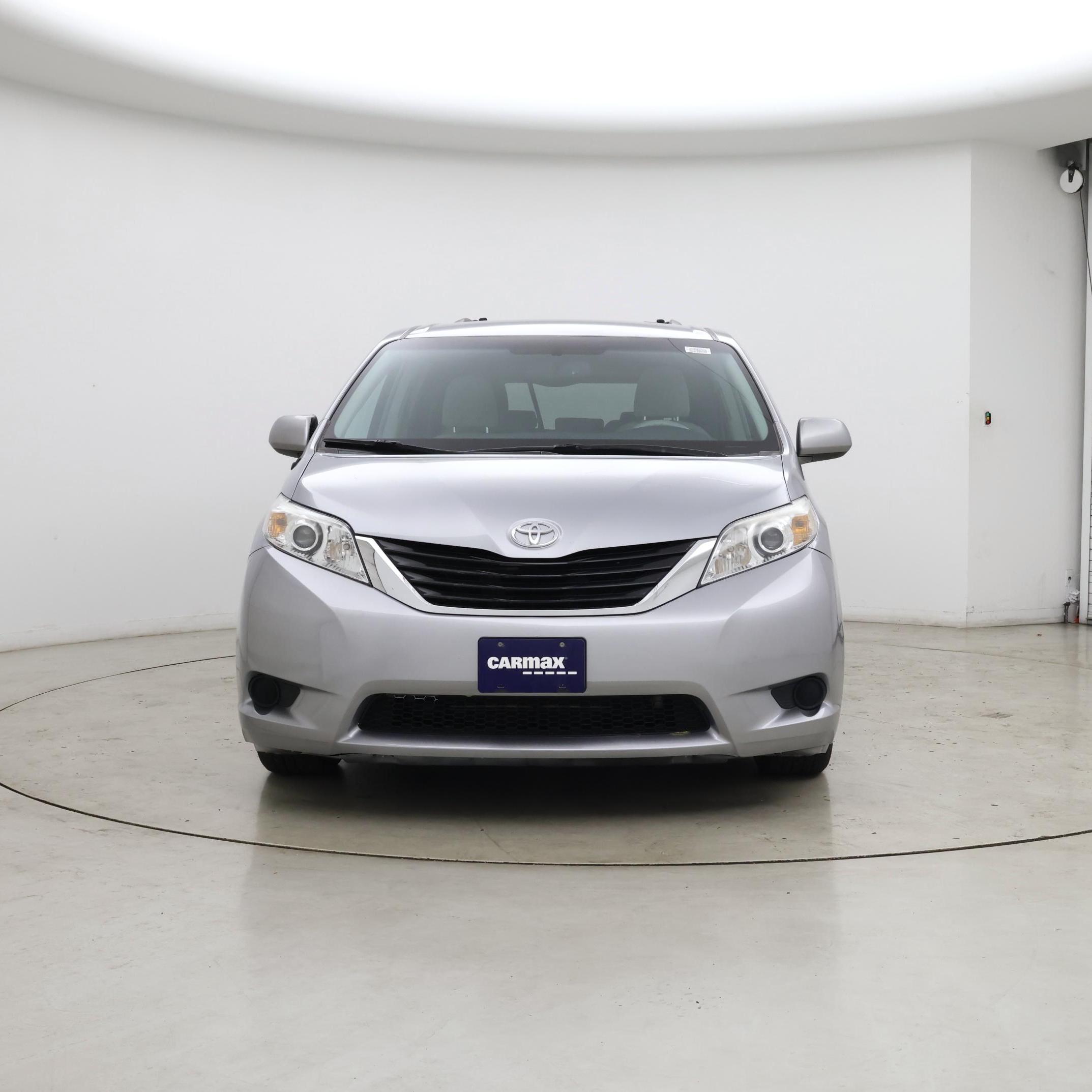 Thumbnail: 2014 Toyota Sienna - 5