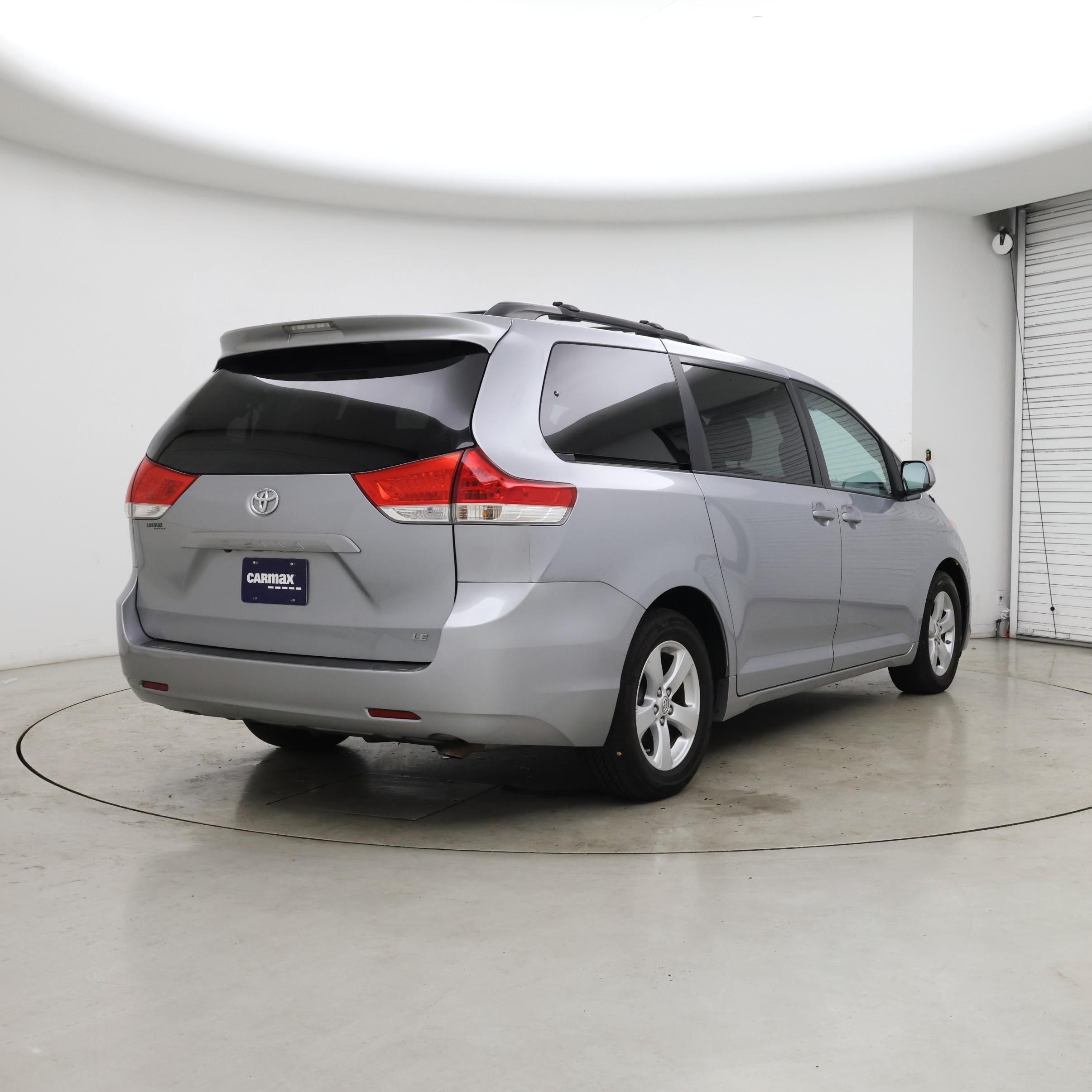 Thumbnail: 2014 Toyota Sienna - 8