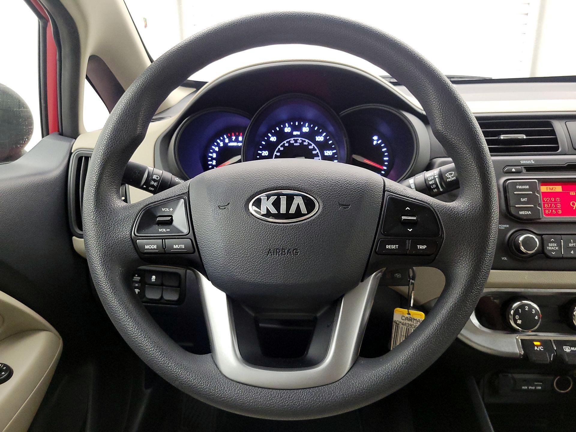 Thumbnail: 2013 Kia Rio - 10