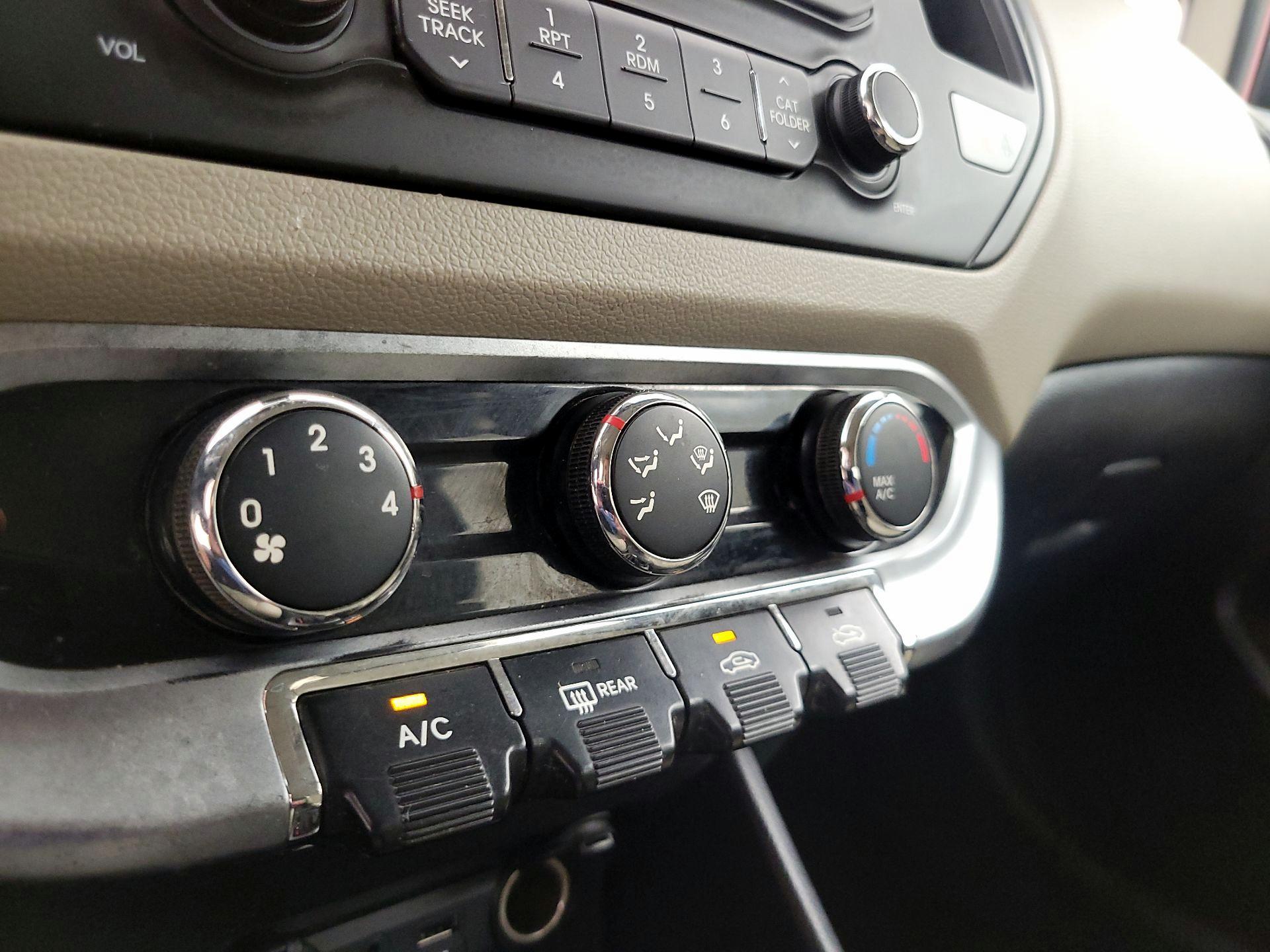 Thumbnail: 2013 Kia Rio - 15