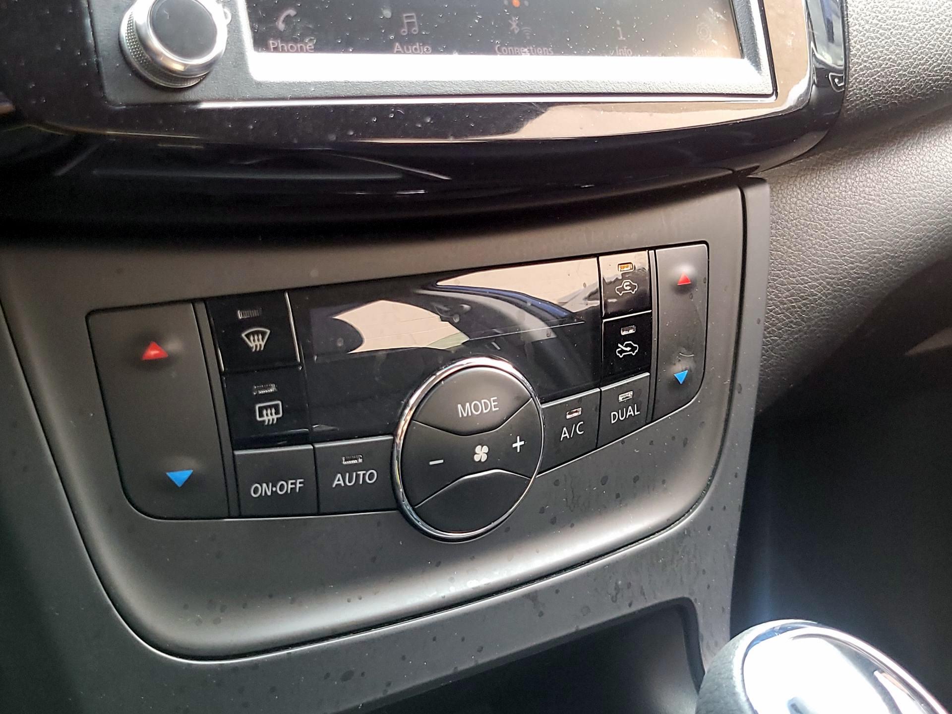 Thumbnail: 2019 Nissan Sentra - 16