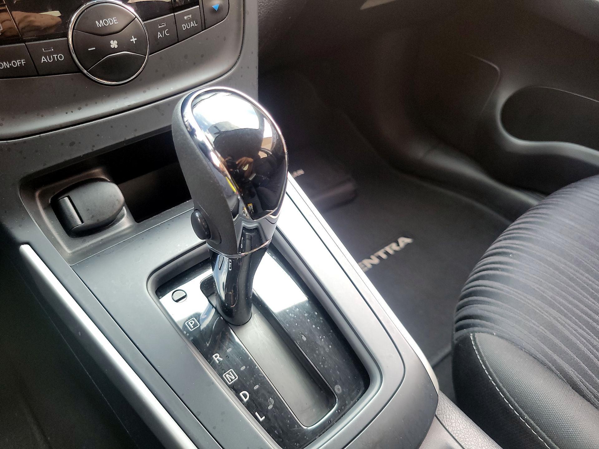 Thumbnail: 2019 Nissan Sentra - 17