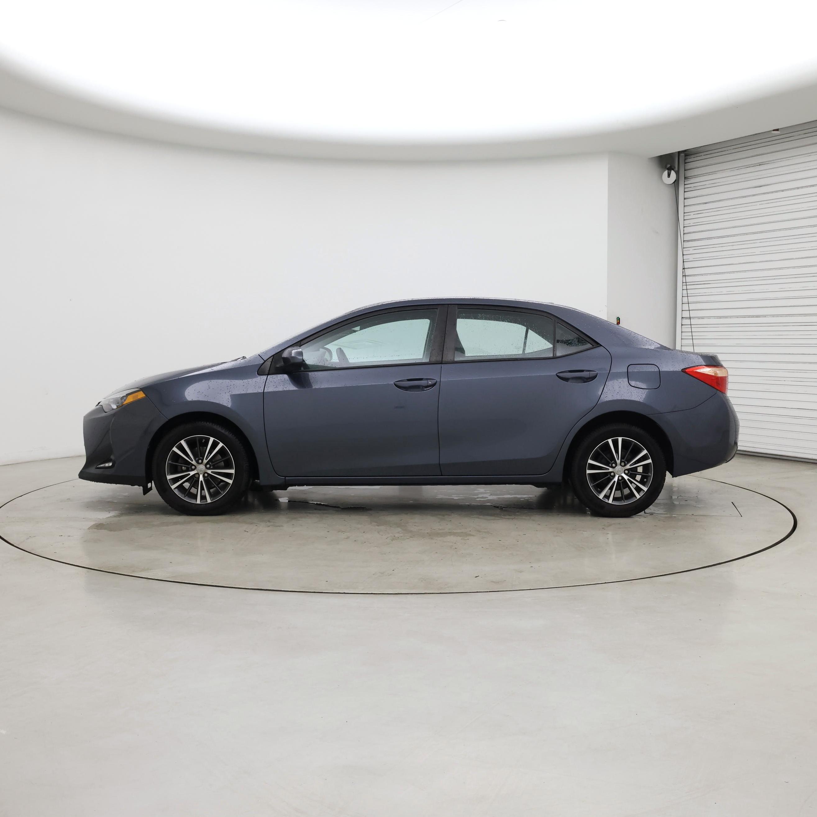 Thumbnail: 2018 Toyota Corolla - 3