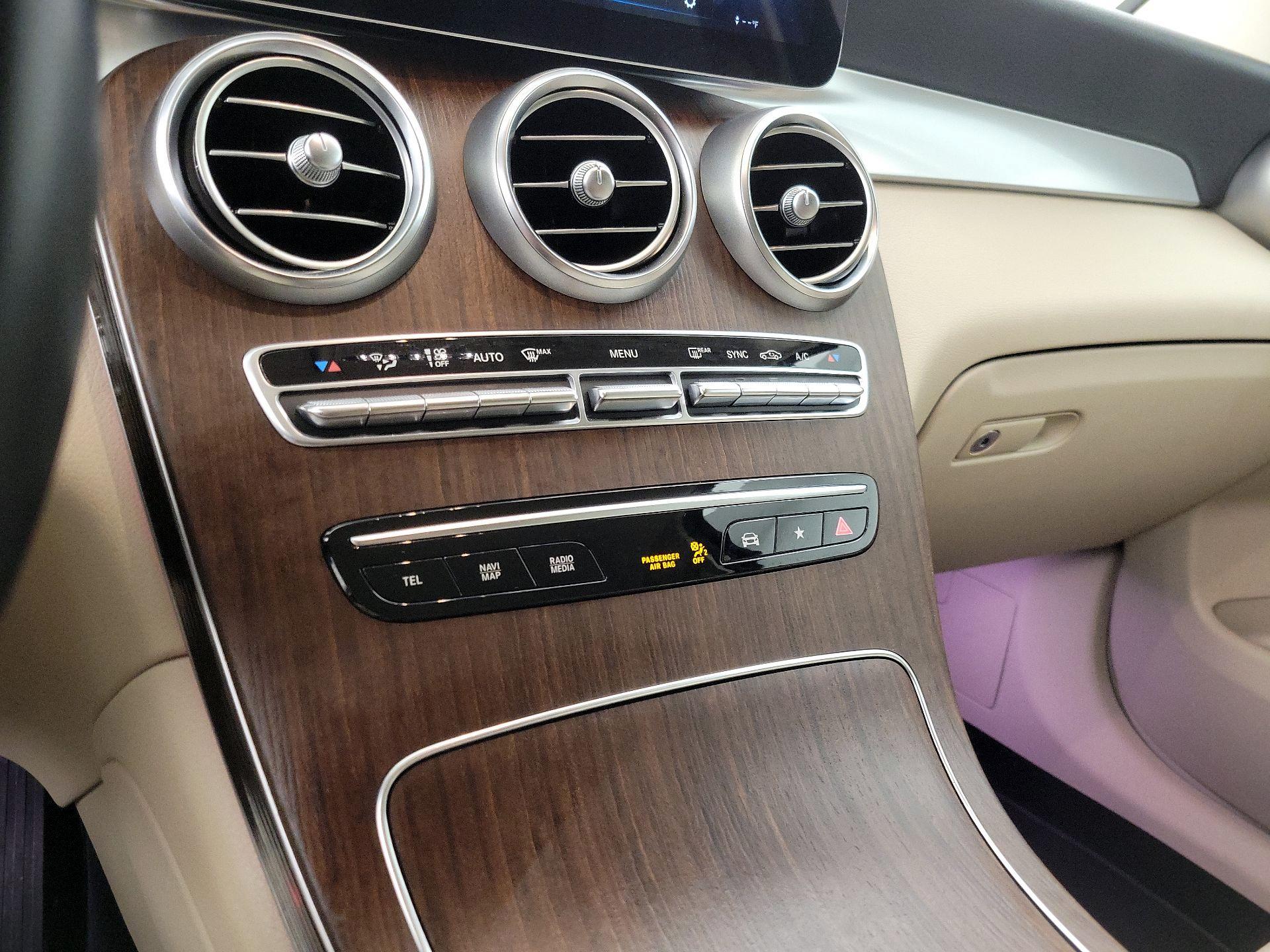 Thumbnail: 2022 Mercedes-Benz GLC - 16