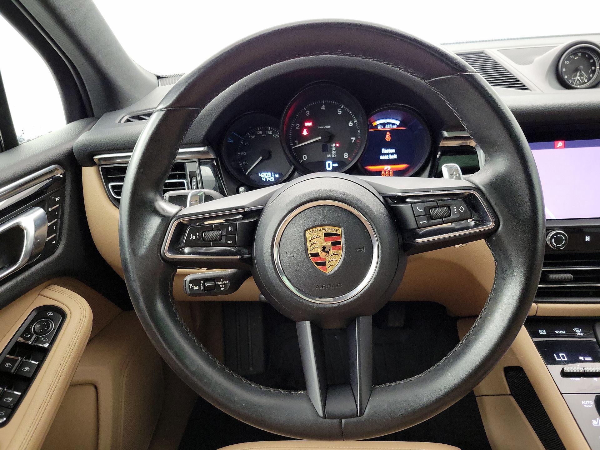 Thumbnail: 2023 Porsche Macan - 10