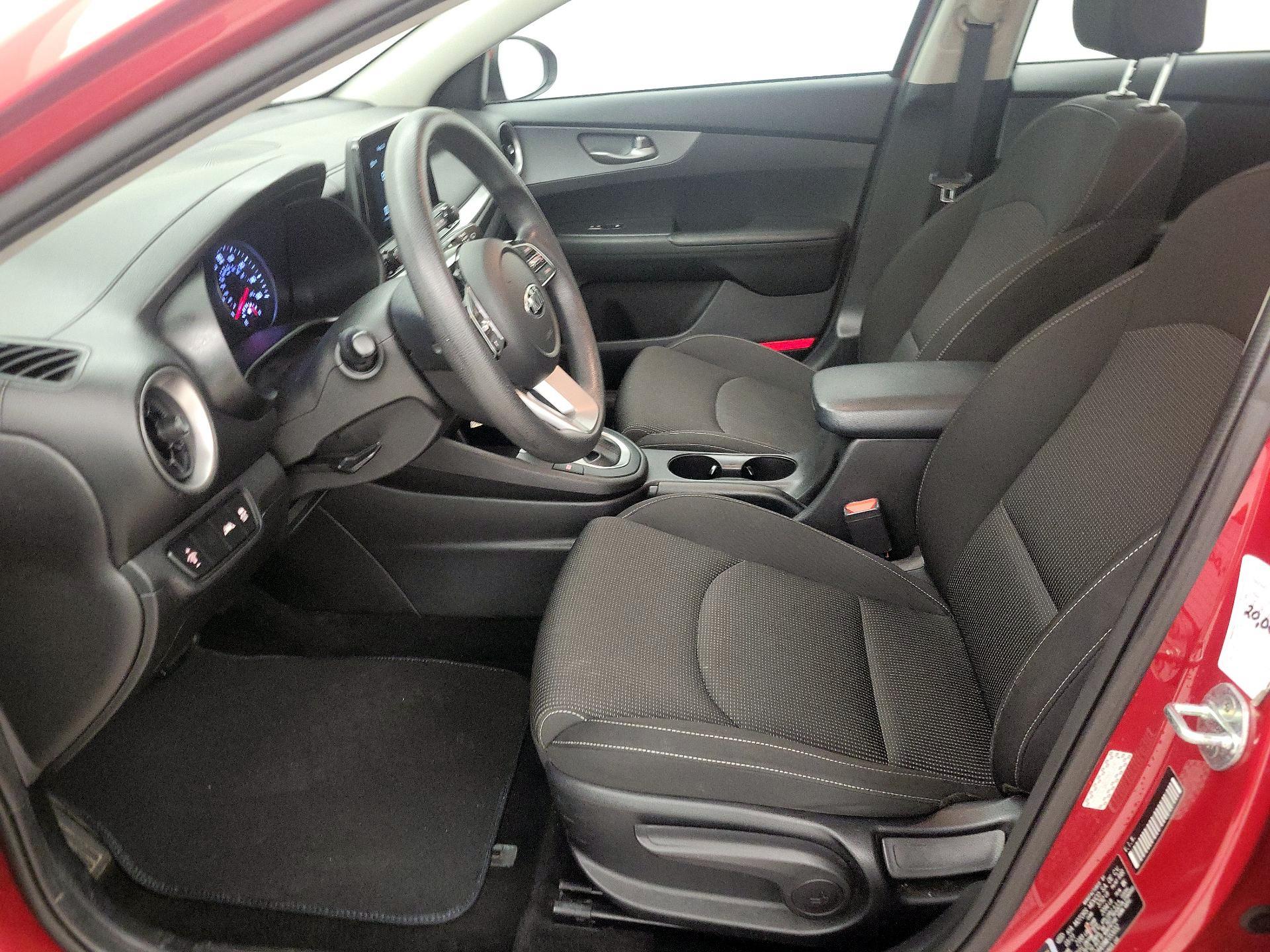 Thumbnail: 2021 Kia Forte - 11