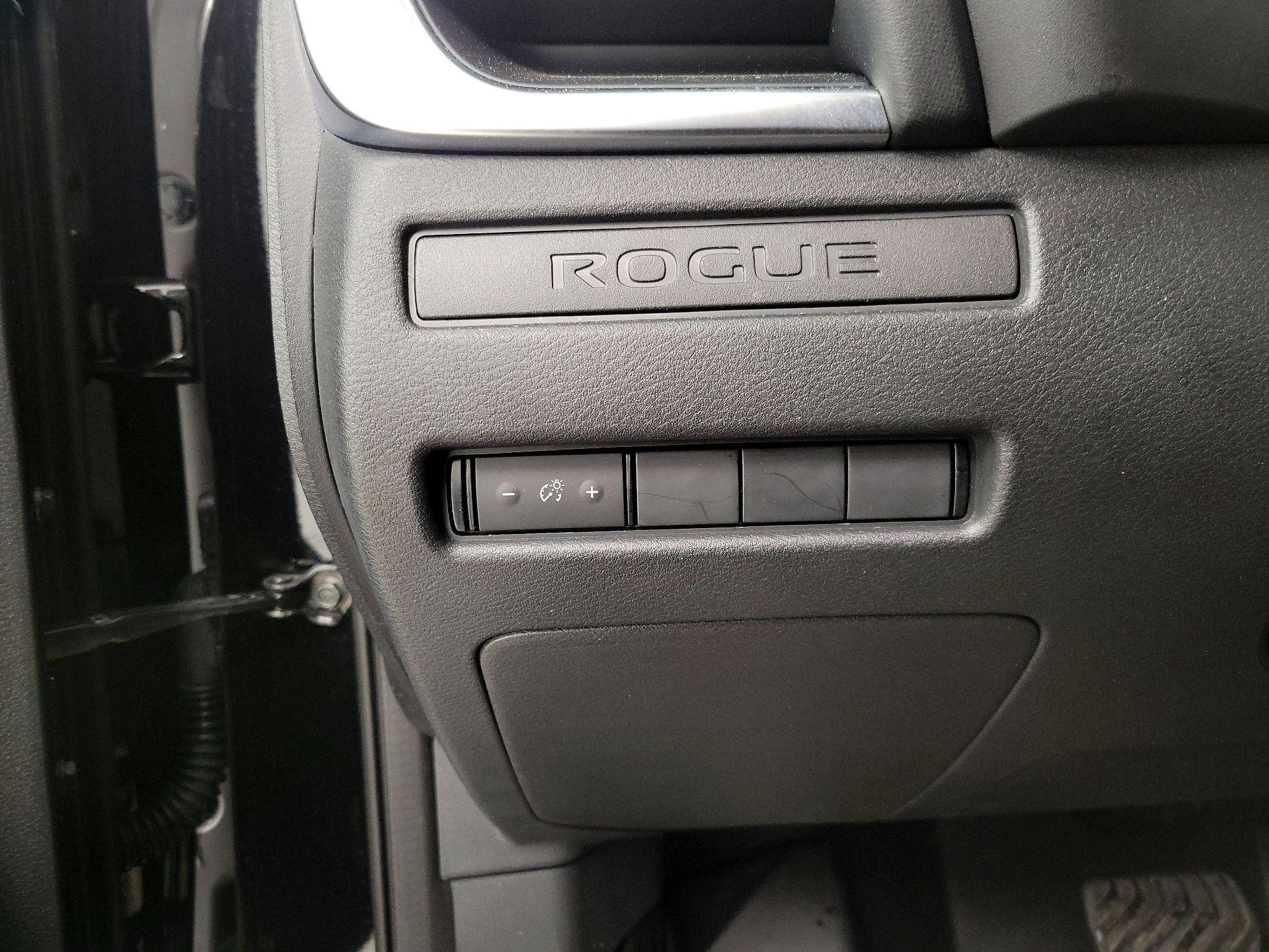 Thumbnail: 2022 Nissan Rogue - 13