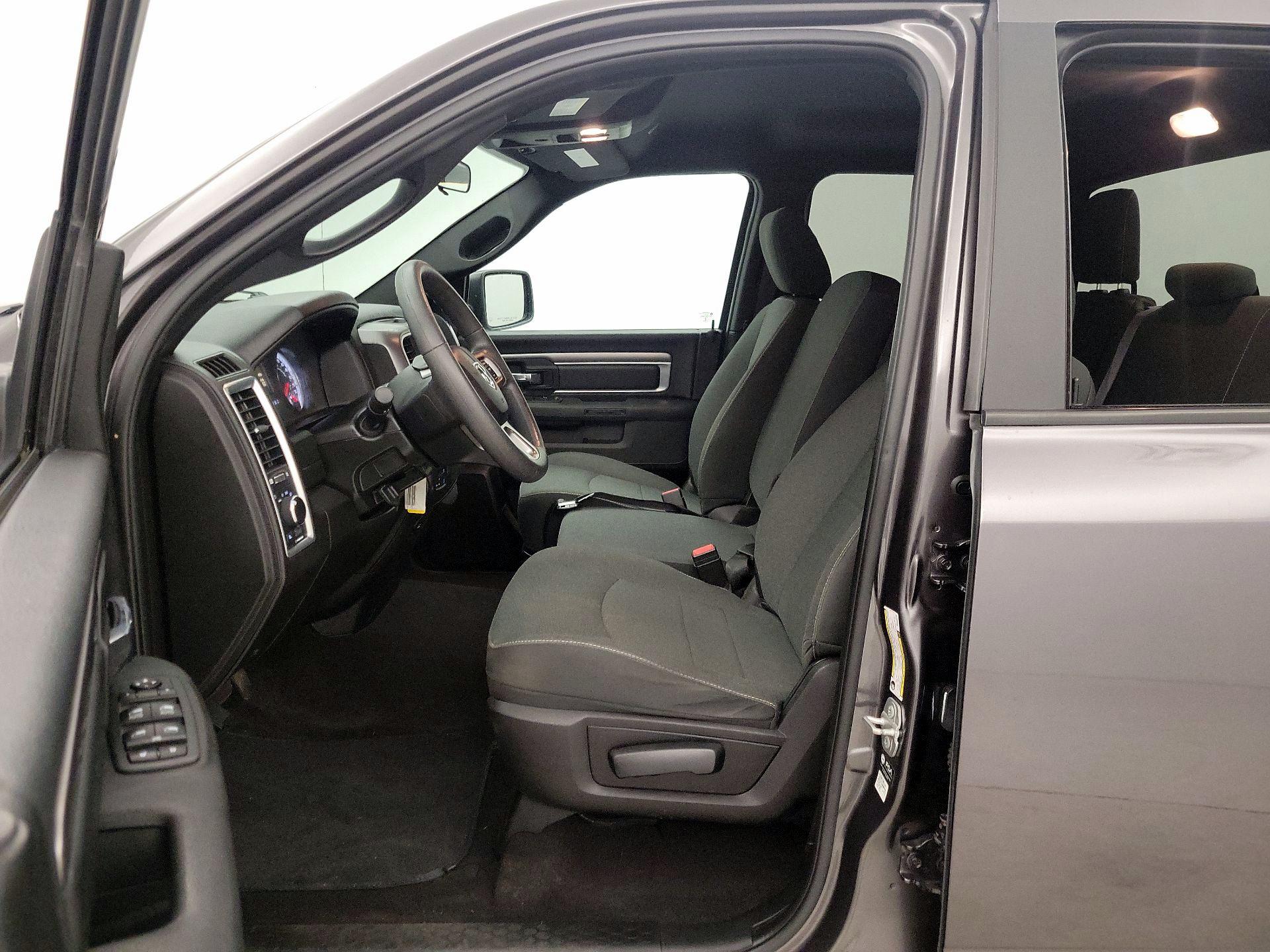 Thumbnail: 2021 RAM 1500 Classic - 11