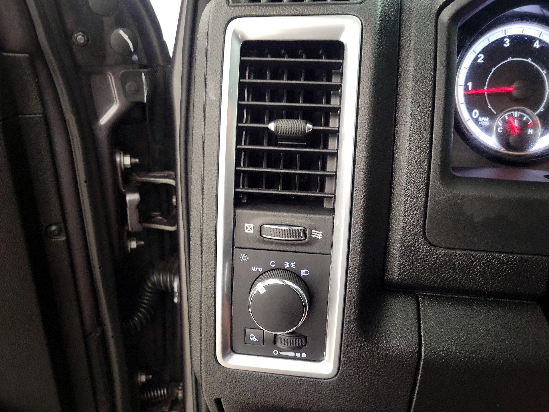 Thumbnail: 2021 RAM 1500 Classic - 13