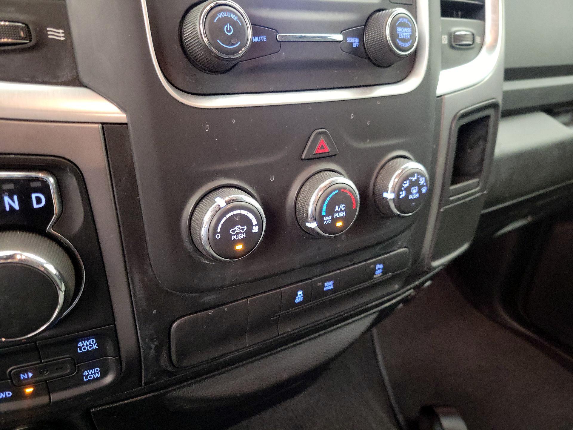 Thumbnail: 2021 RAM 1500 Classic - 16