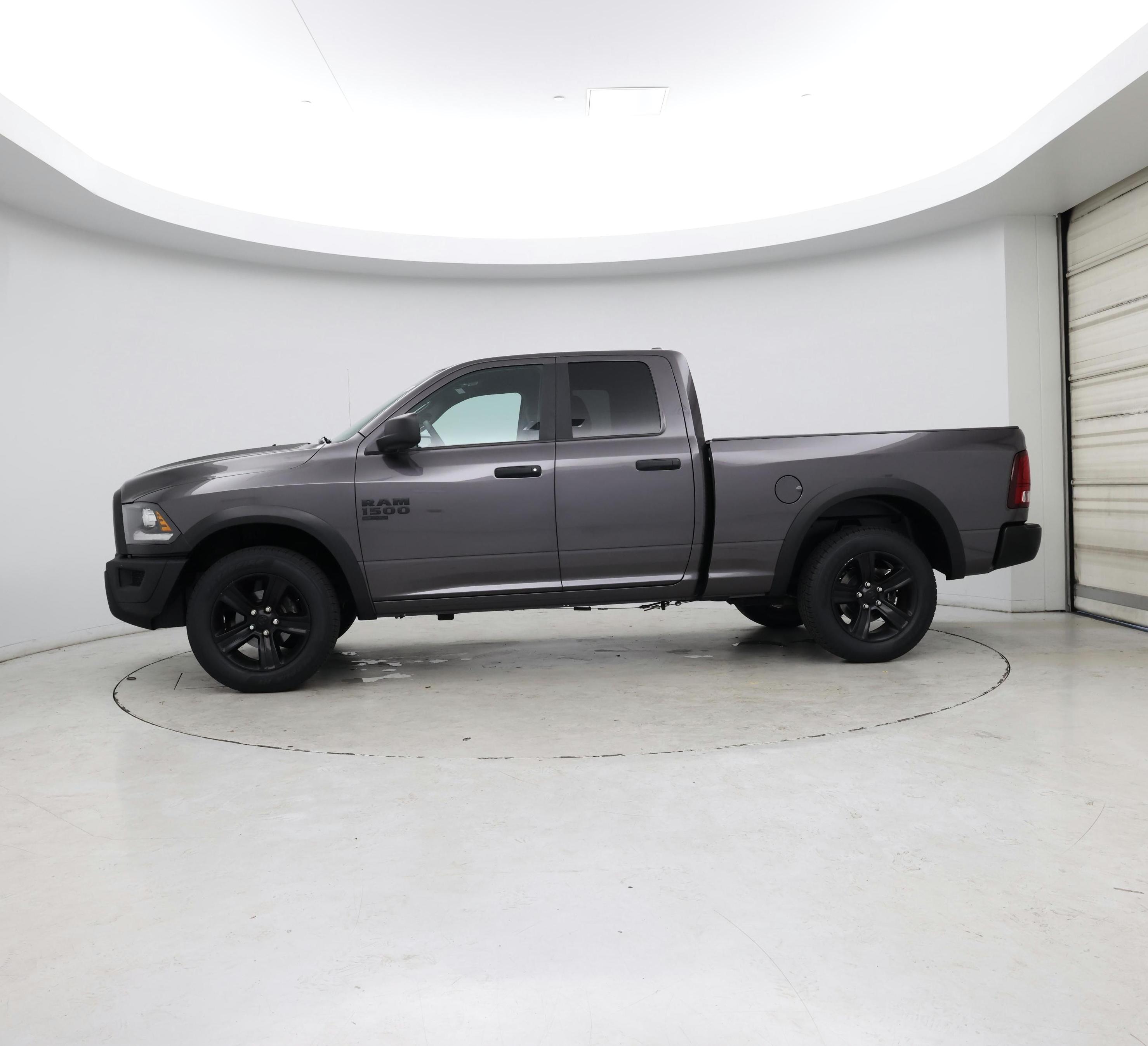 Thumbnail: 2021 RAM 1500 Classic - 3