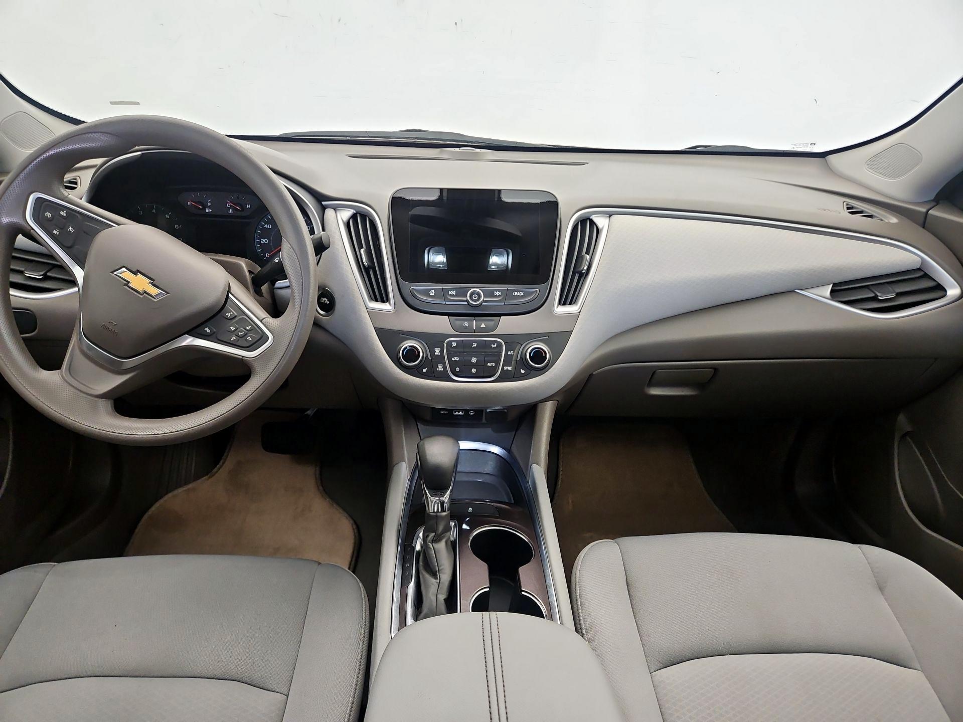 Thumbnail: 2022 Chevrolet Malibu - 9