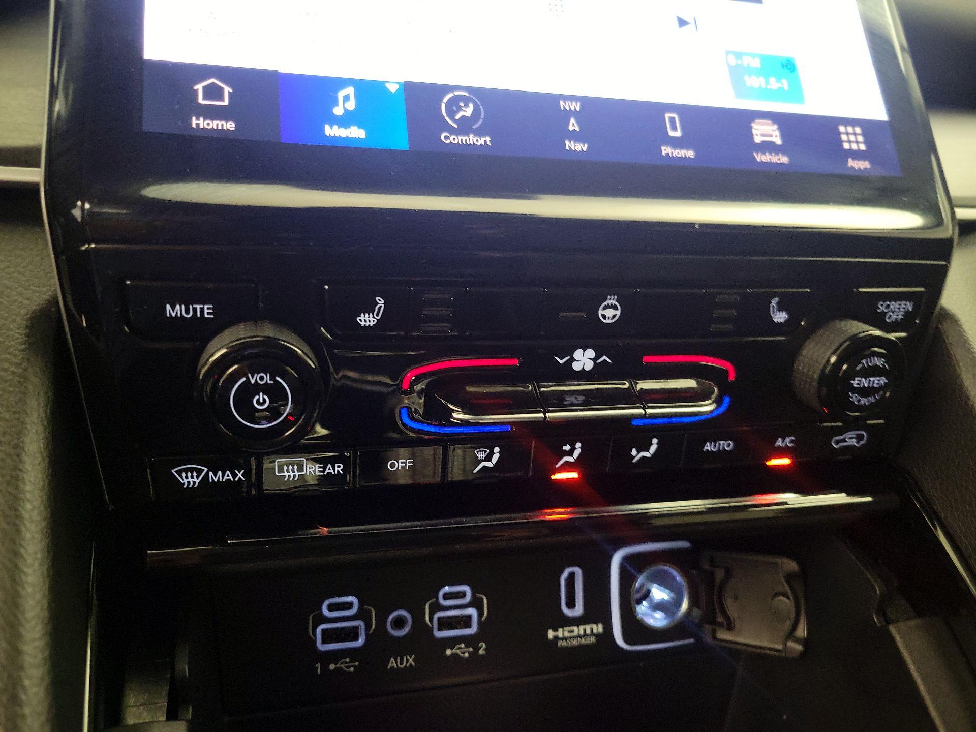 Thumbnail: 2023 Jeep Grand Cherokee - 17