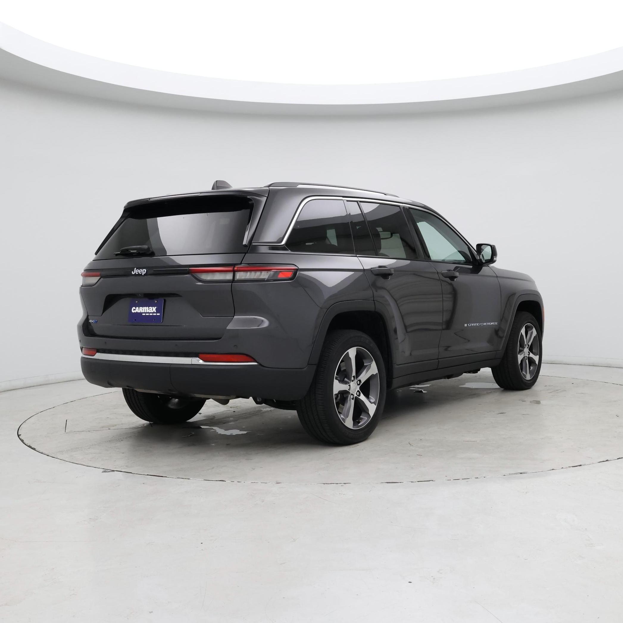 Thumbnail: 2023 Jeep Grand Cherokee - 8