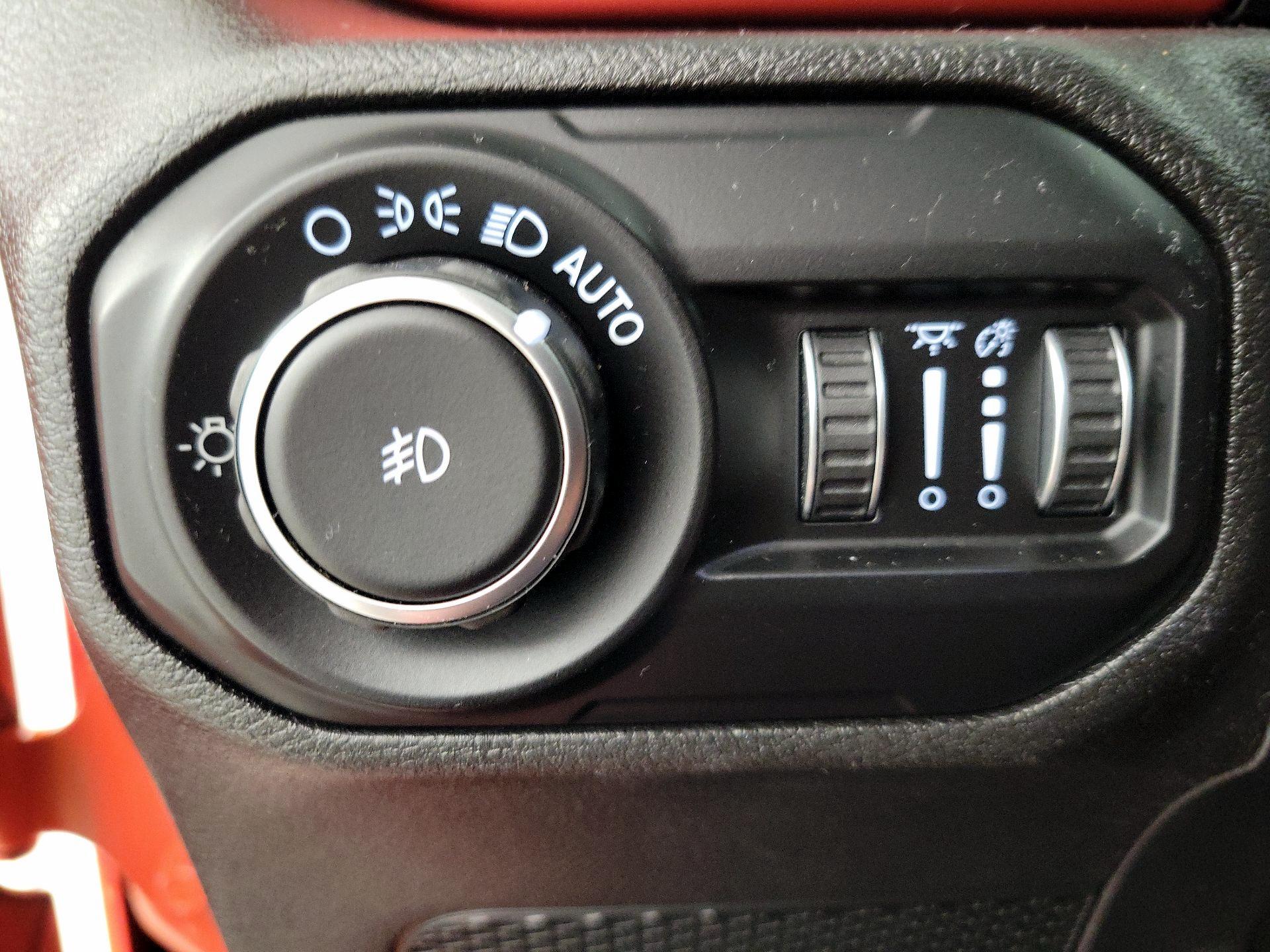 Thumbnail: 2020 Jeep Wrangler - 13