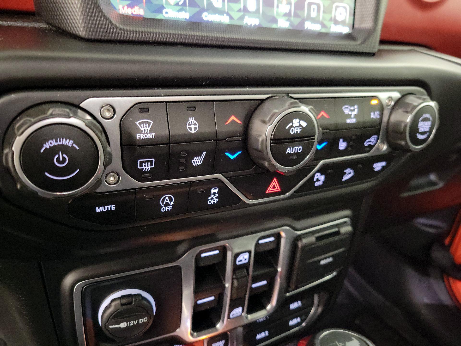 Thumbnail: 2020 Jeep Wrangler - 17