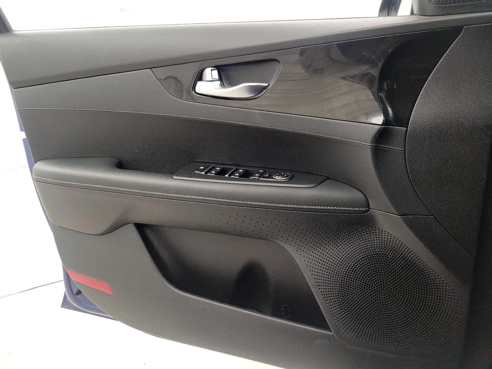 Thumbnail: 2021 Kia Forte - 12