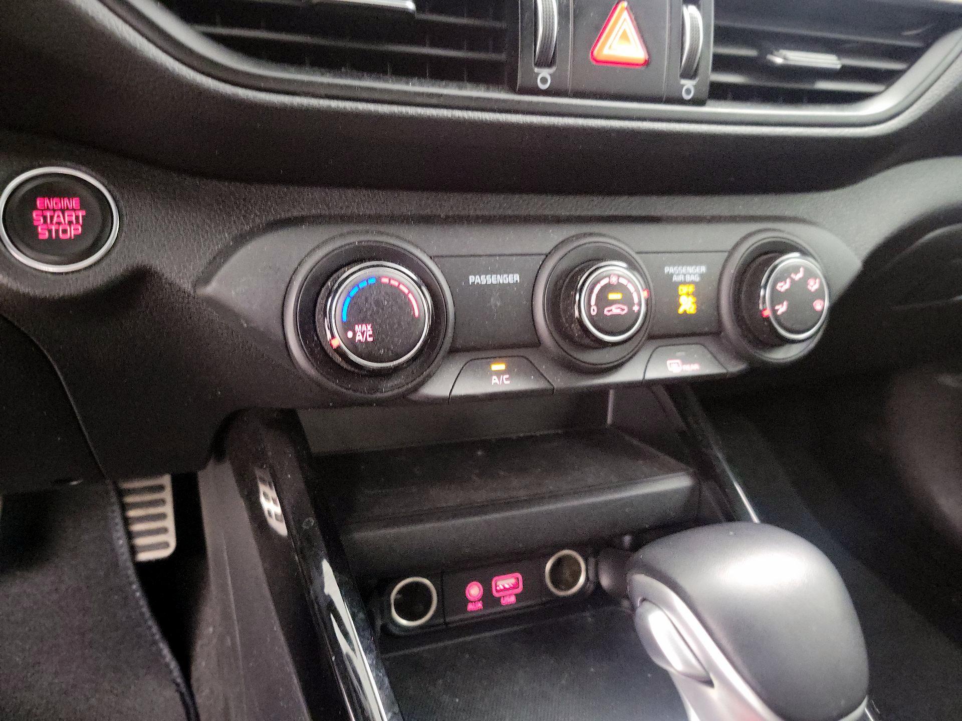 Thumbnail: 2021 Kia Forte - 16