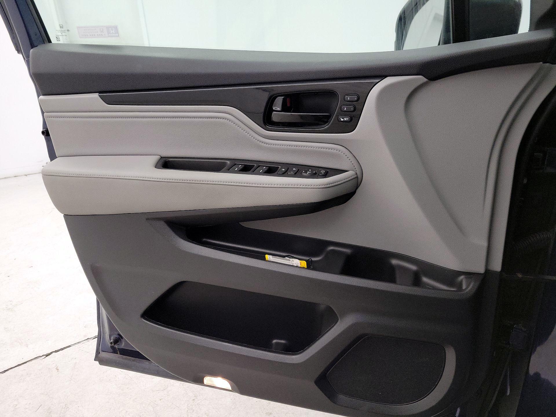 Thumbnail: 2022 Honda Odyssey - 12