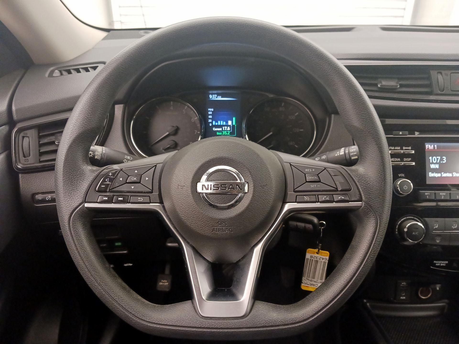 Thumbnail: 2017 Nissan Rogue - 10