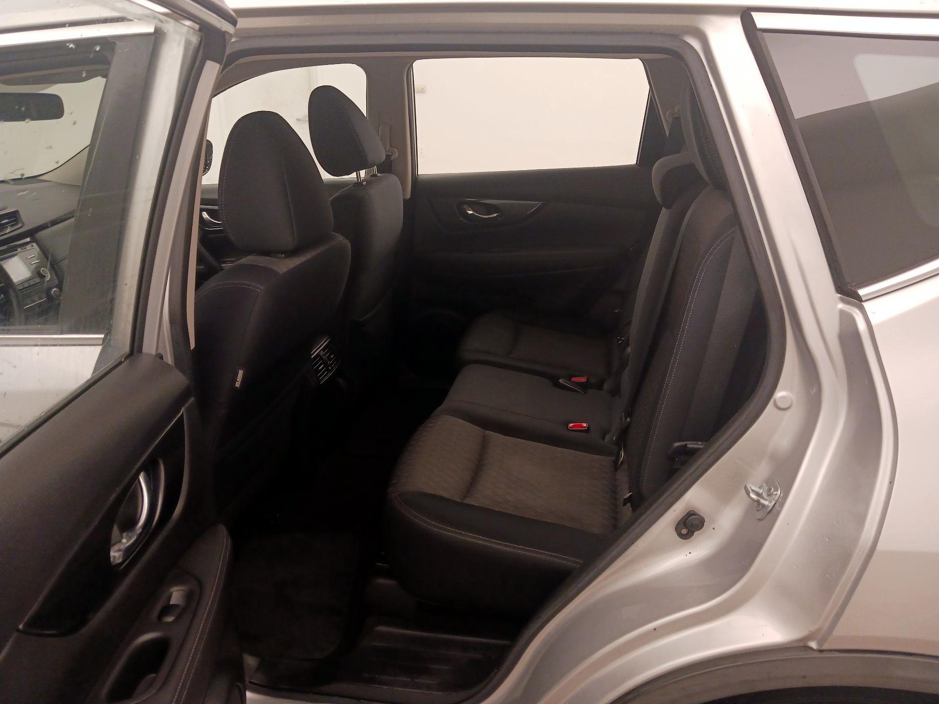 Thumbnail: 2017 Nissan Rogue - 19