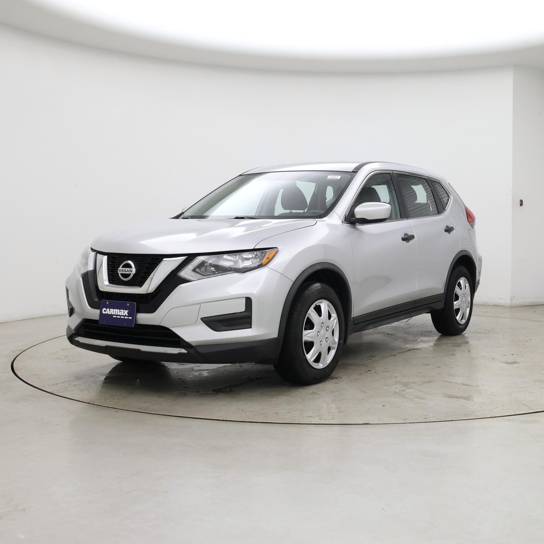 Thumbnail: 2017 Nissan Rogue - 4