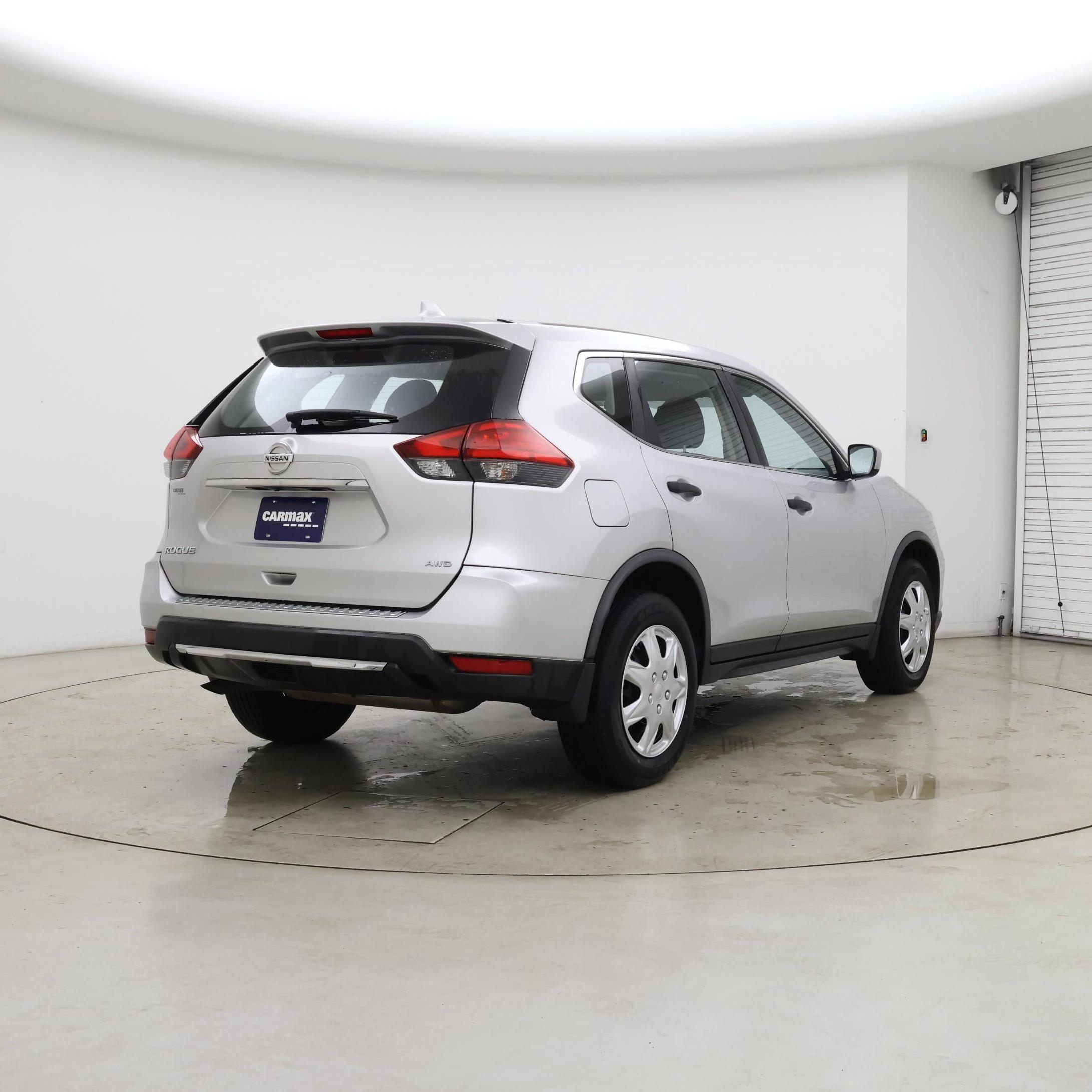Thumbnail: 2017 Nissan Rogue - 8