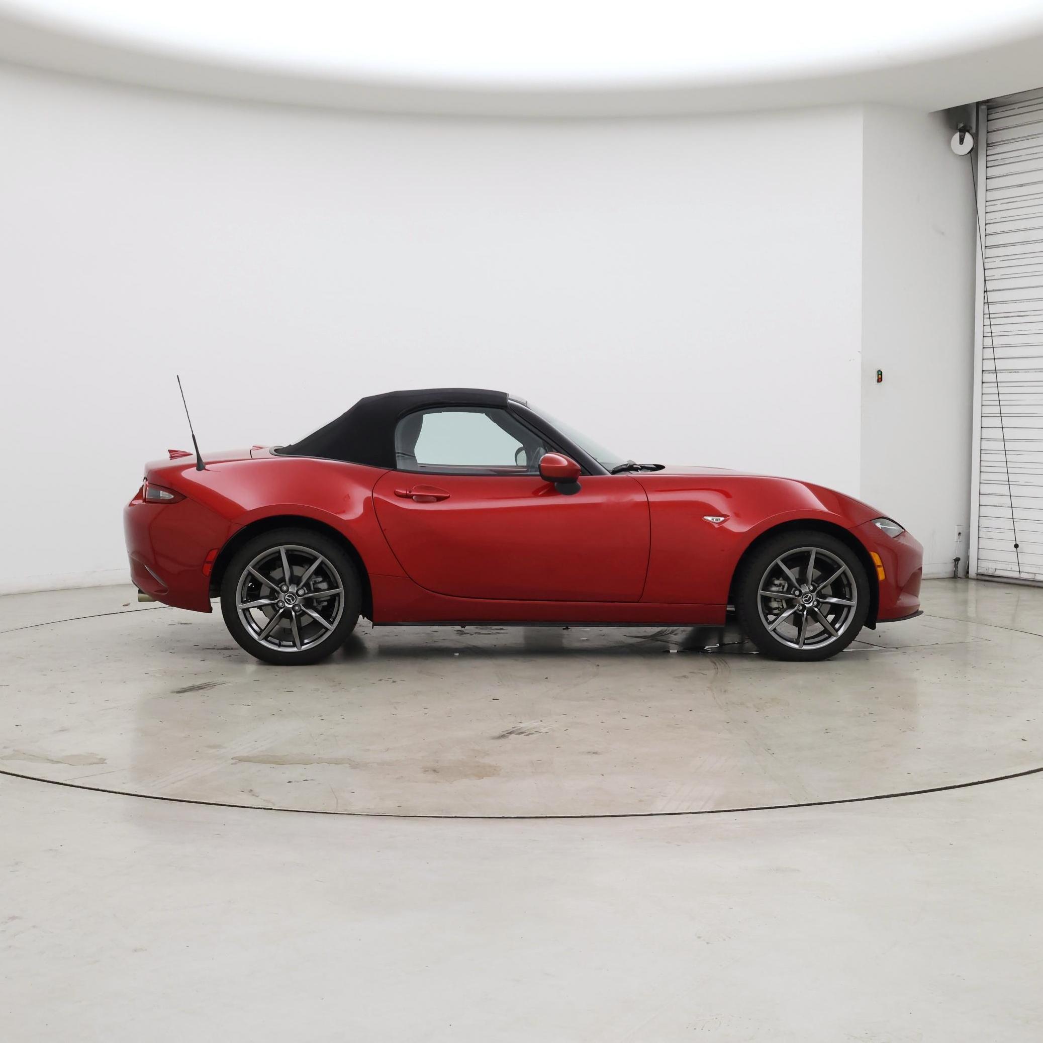 Thumbnail: 2016 Mazda MX-5 Miata - 7