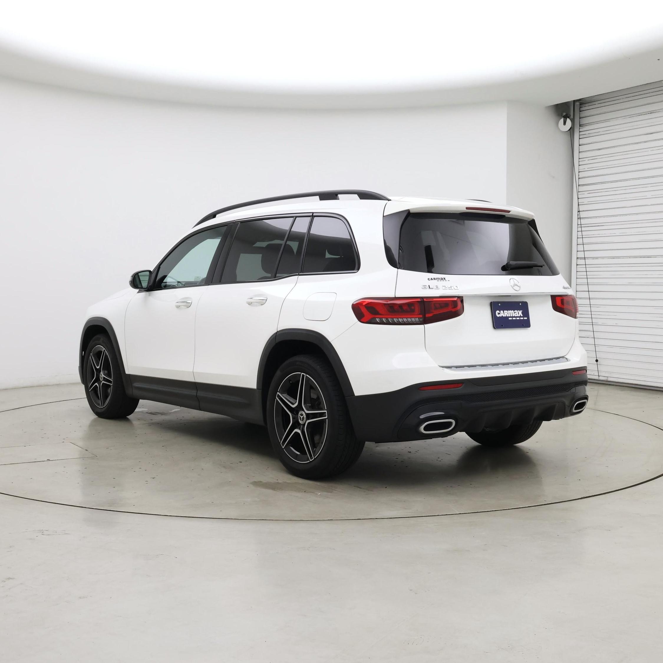 Thumbnail: 2022 Mercedes-Benz GLB - 2