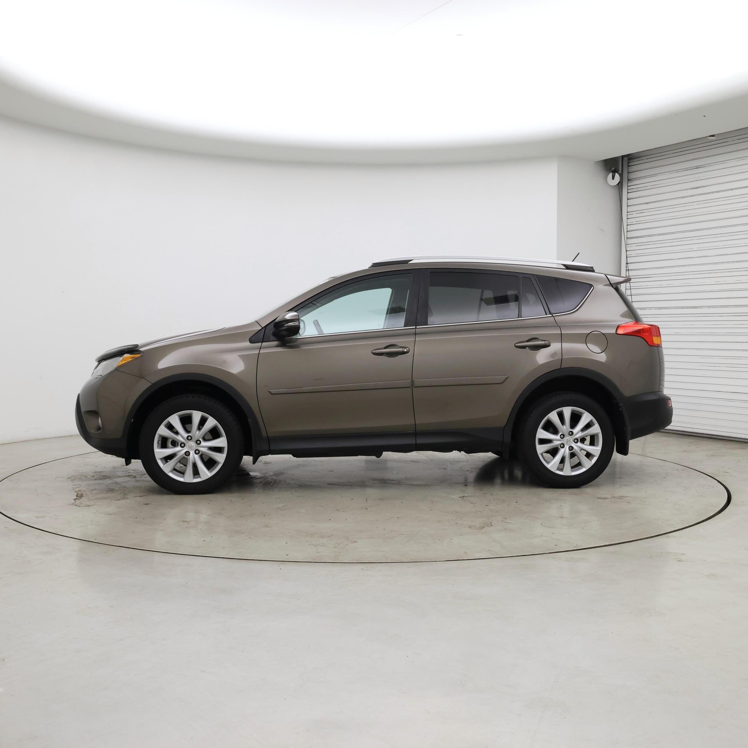 Thumbnail: 2013 Toyota RAV4 - 3