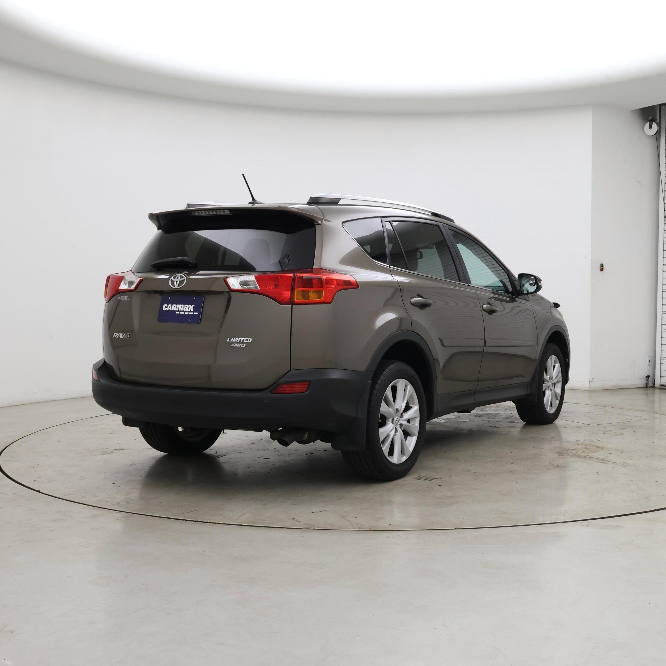 Thumbnail: 2013 Toyota RAV4 - 8