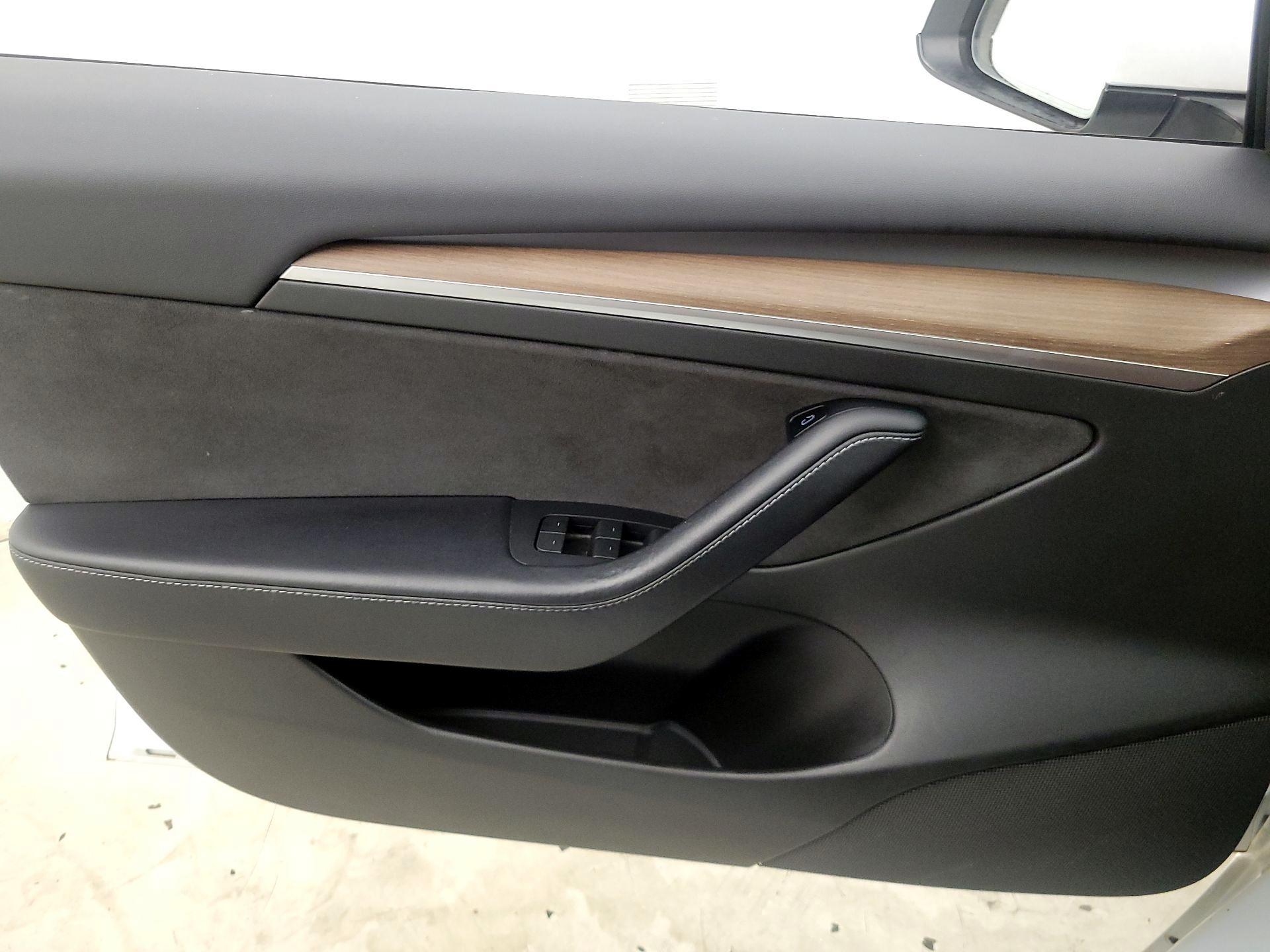 Thumbnail: 2022 Tesla Model 3 - 12