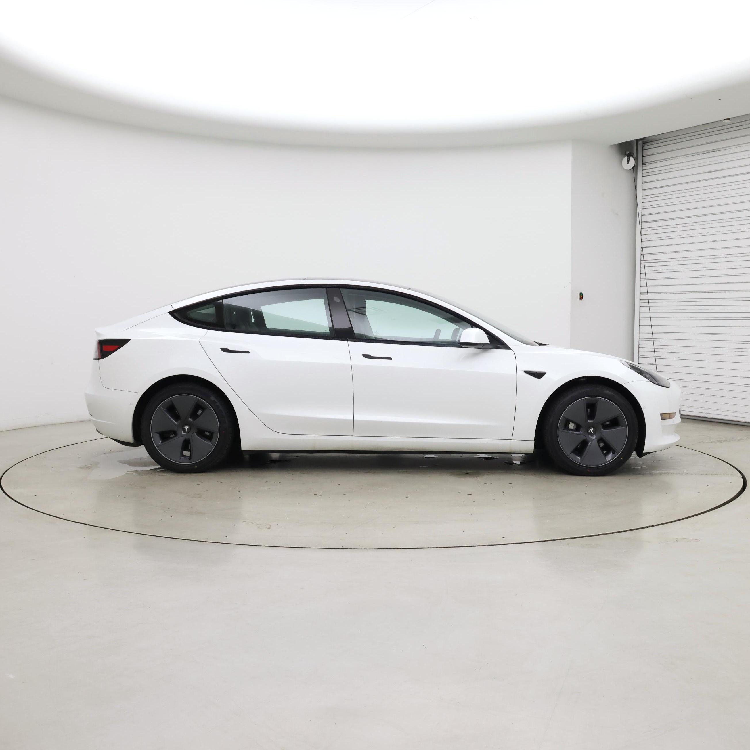 Thumbnail: 2022 Tesla Model 3 - 7