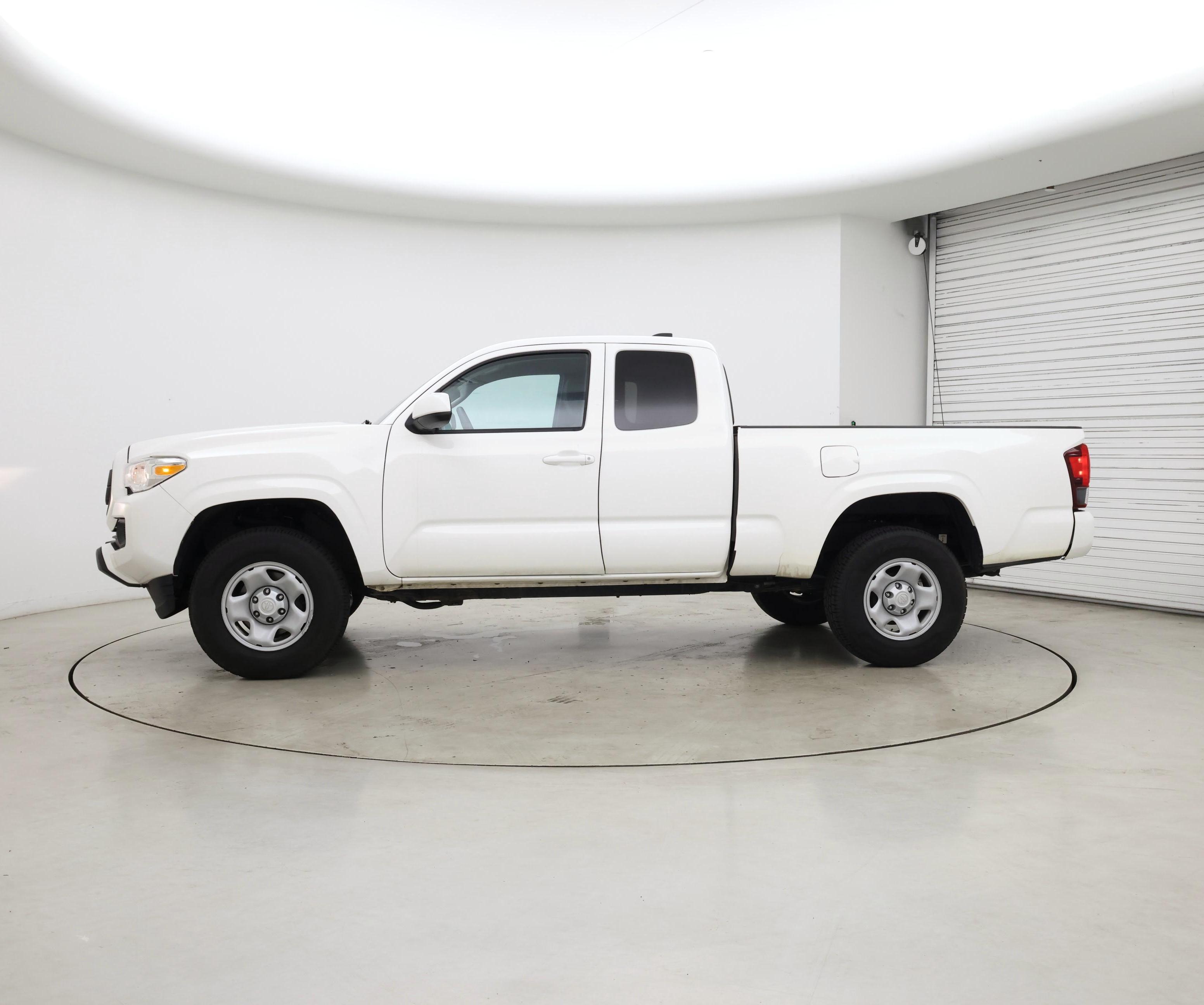 Thumbnail: 2021 Toyota Tacoma - 3