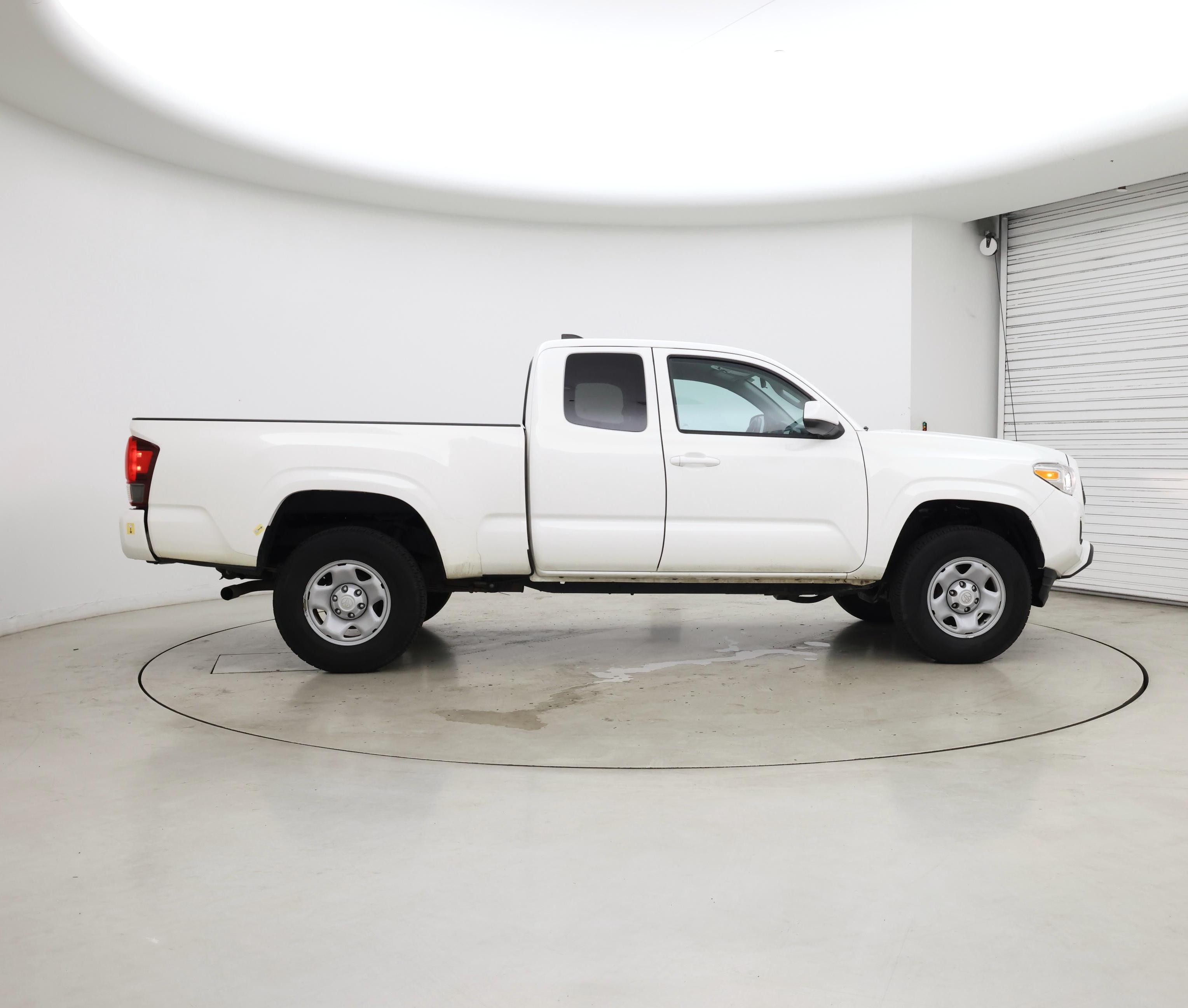 Thumbnail: 2021 Toyota Tacoma - 7