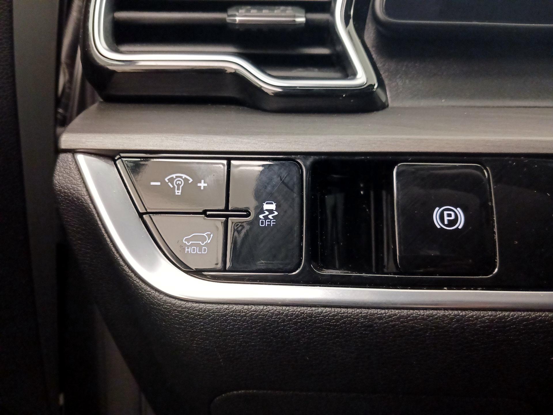 Thumbnail: 2023 Kia Sportage - 13