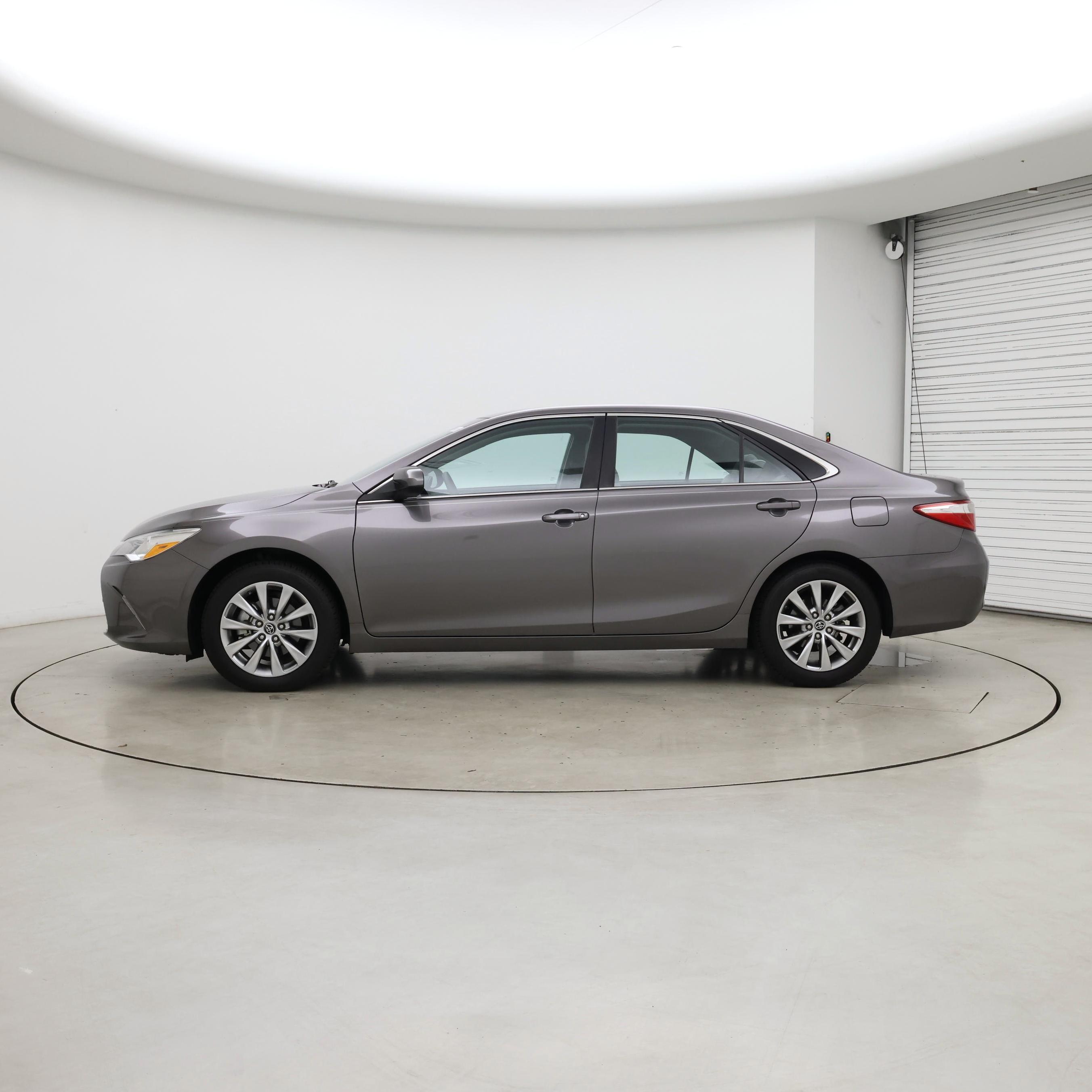 Thumbnail: 2017 Toyota Camry - 3