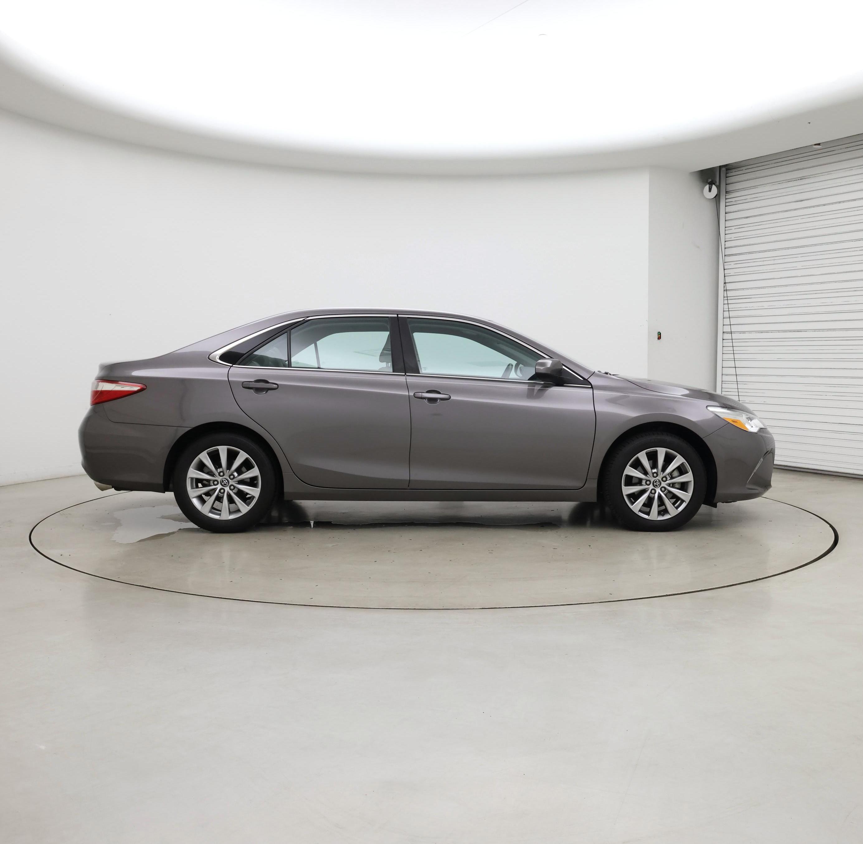 Thumbnail: 2017 Toyota Camry - 7