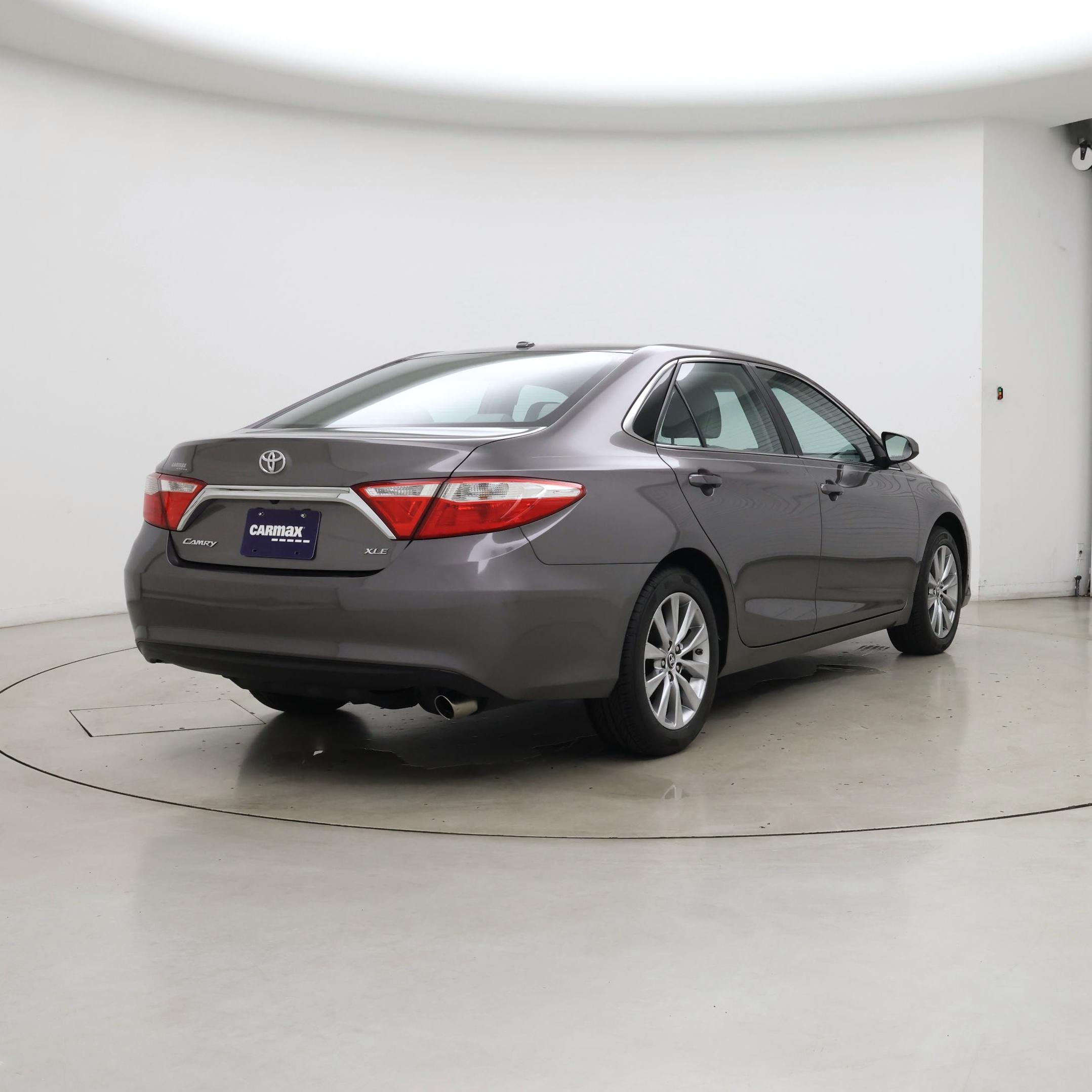 Thumbnail: 2017 Toyota Camry - 8