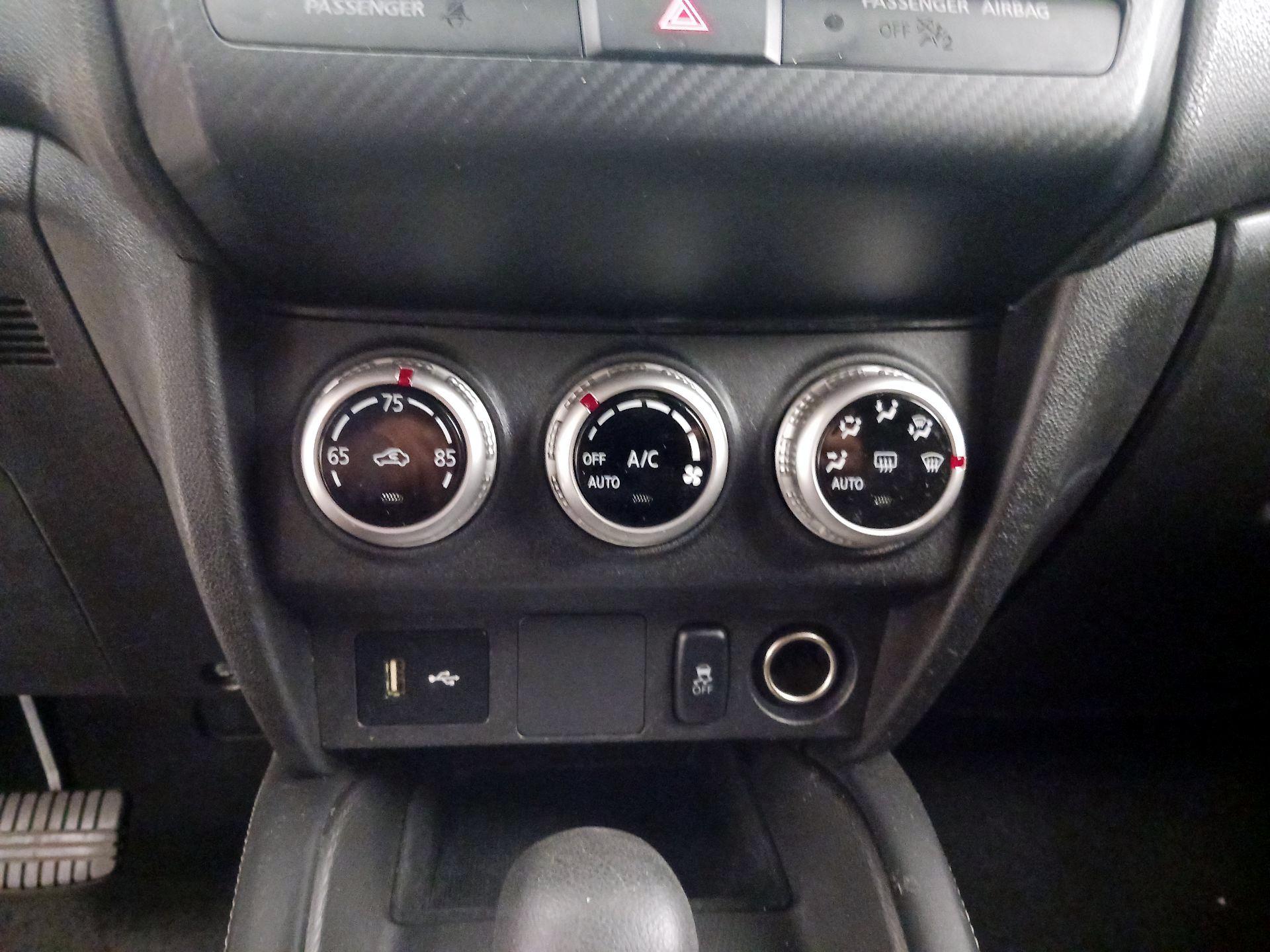 Thumbnail: 2021 Mitsubishi Outlander Sport - 16