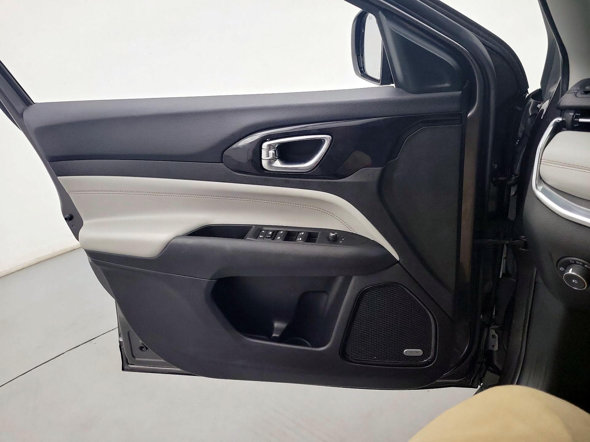 Thumbnail: 2022 Jeep Compass - 12