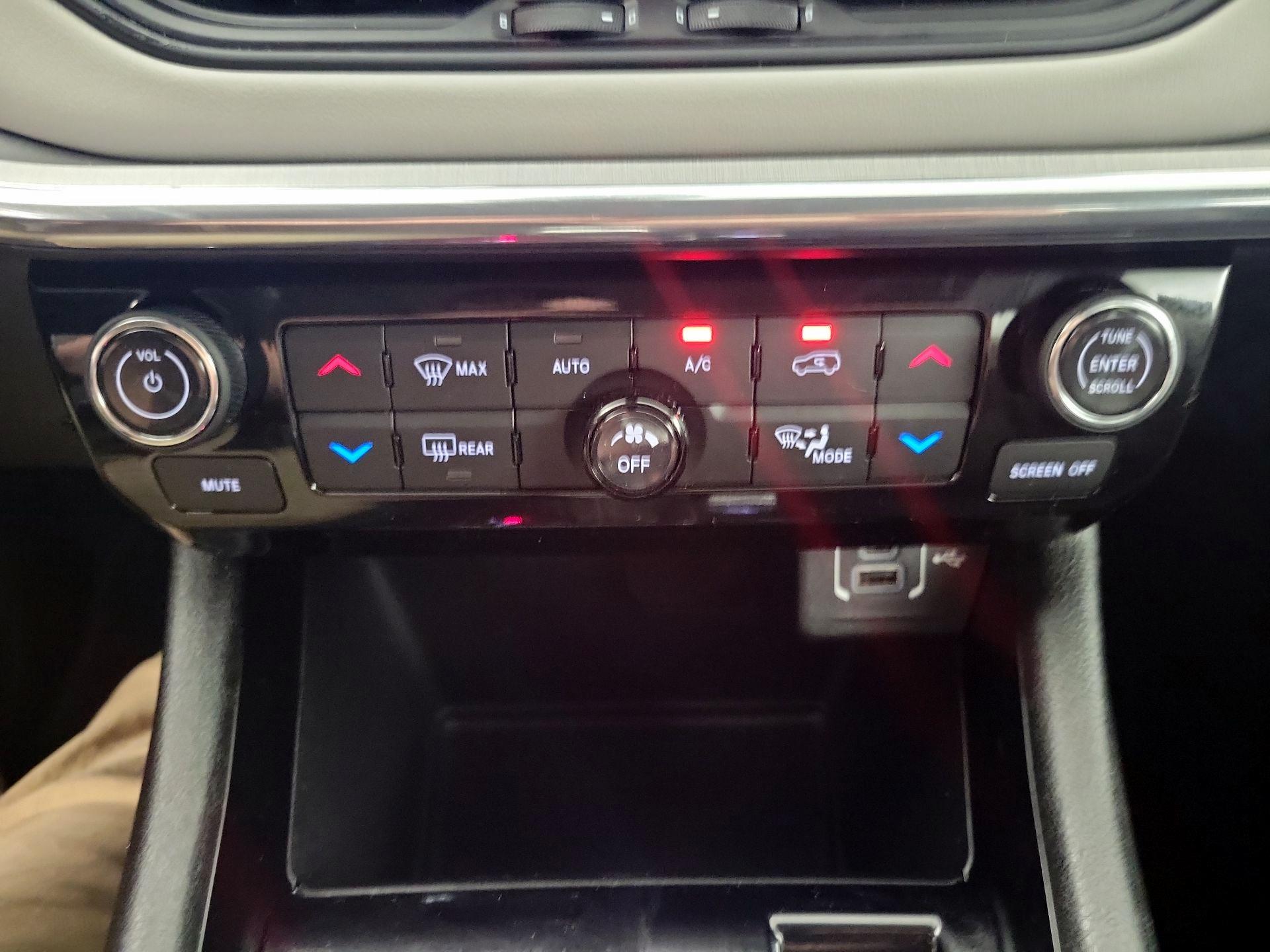 Thumbnail: 2022 Jeep Compass - 16